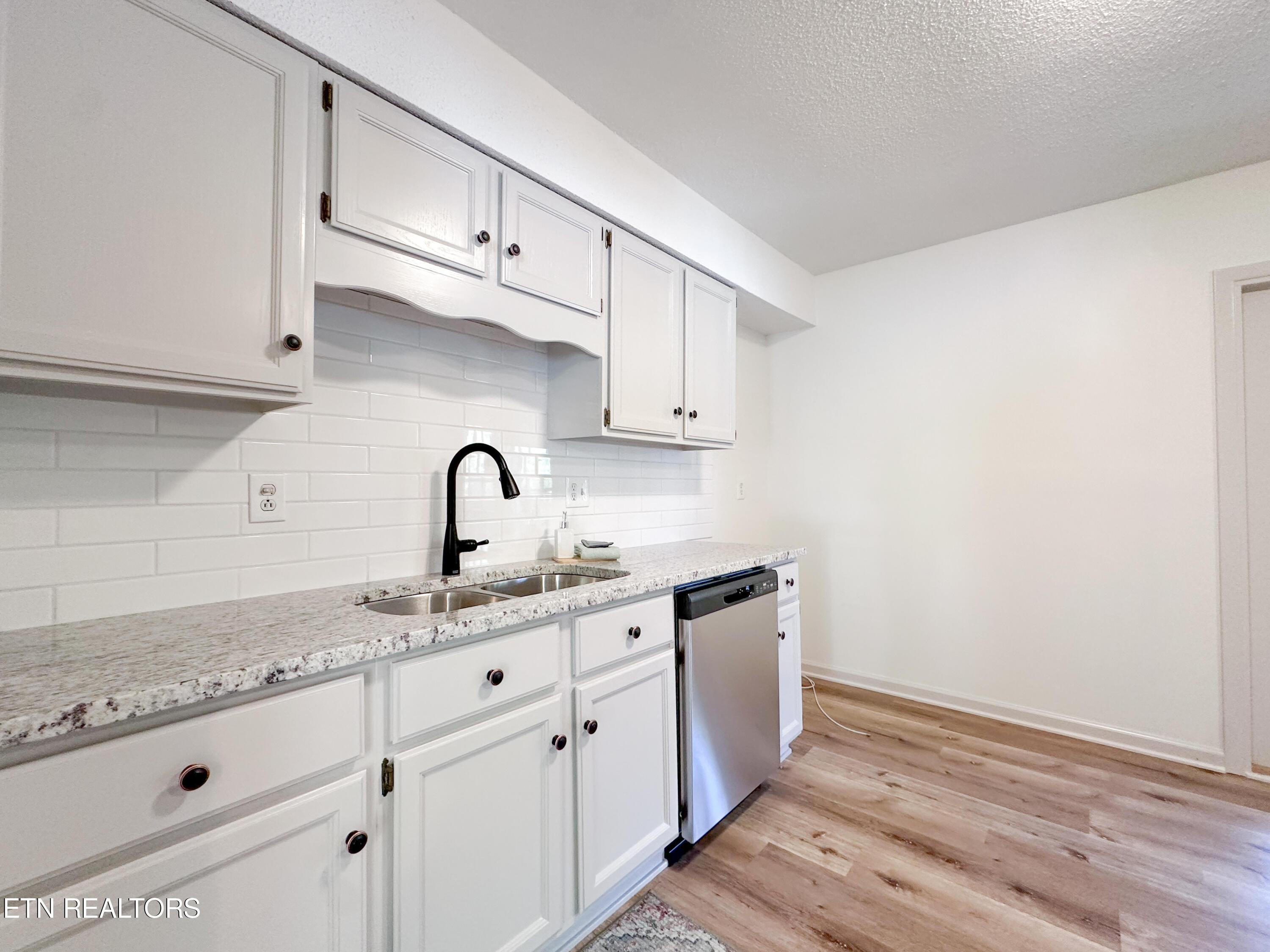 3809 Debonair Drive Knoxville TN 37912