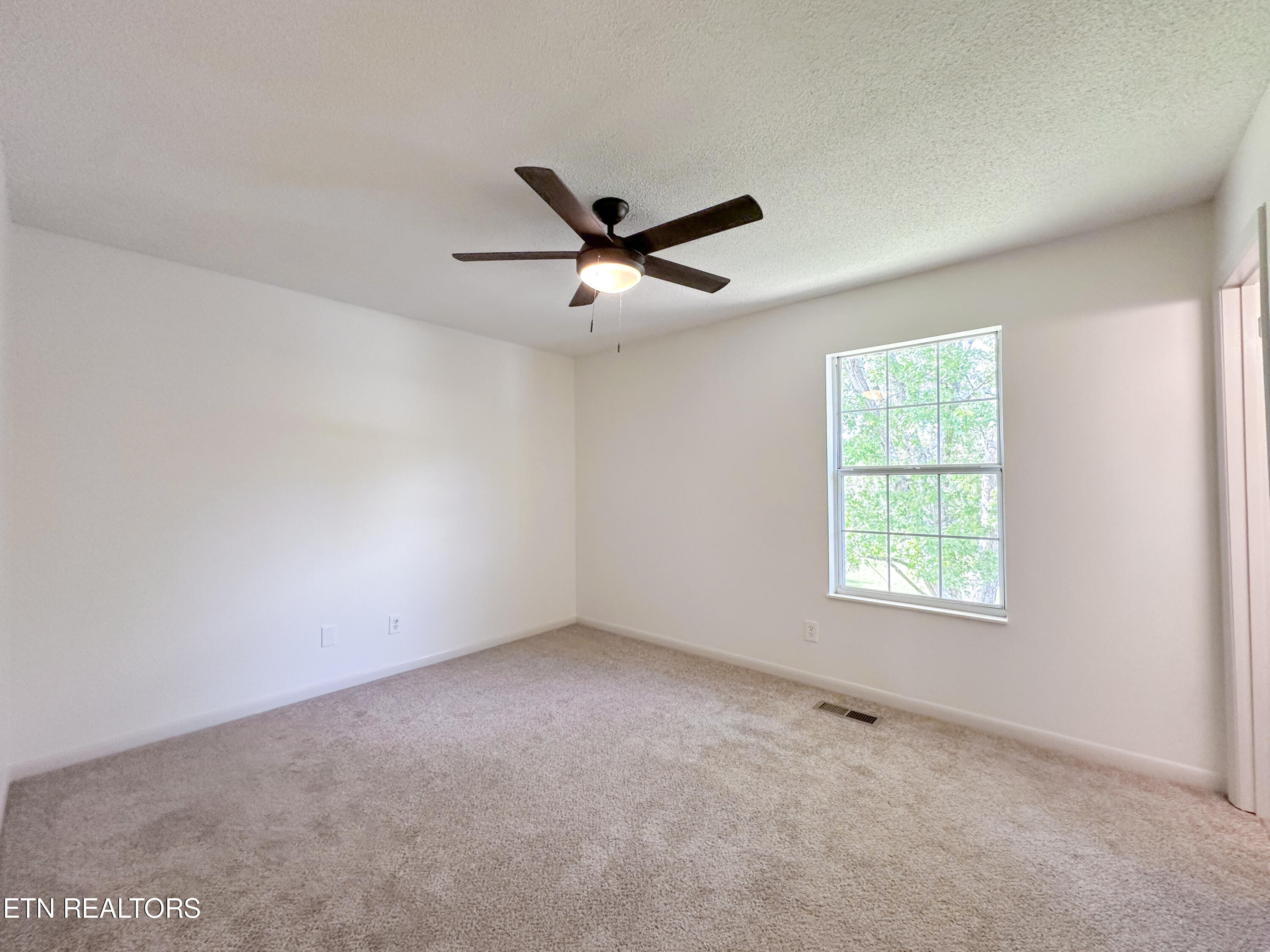 3809 Debonair Drive Knoxville TN 37912