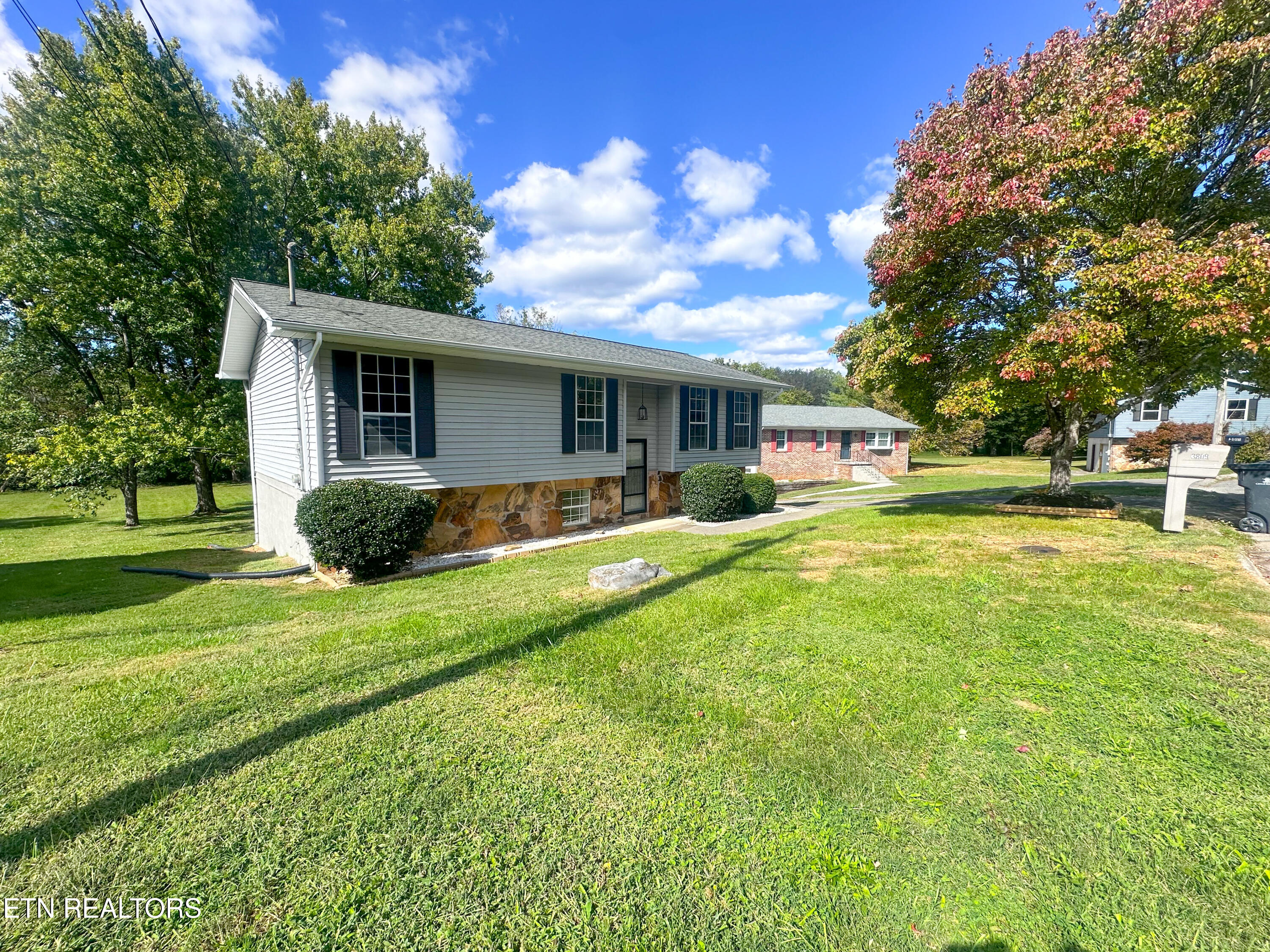 3809 Debonair Drive Knoxville TN 37912