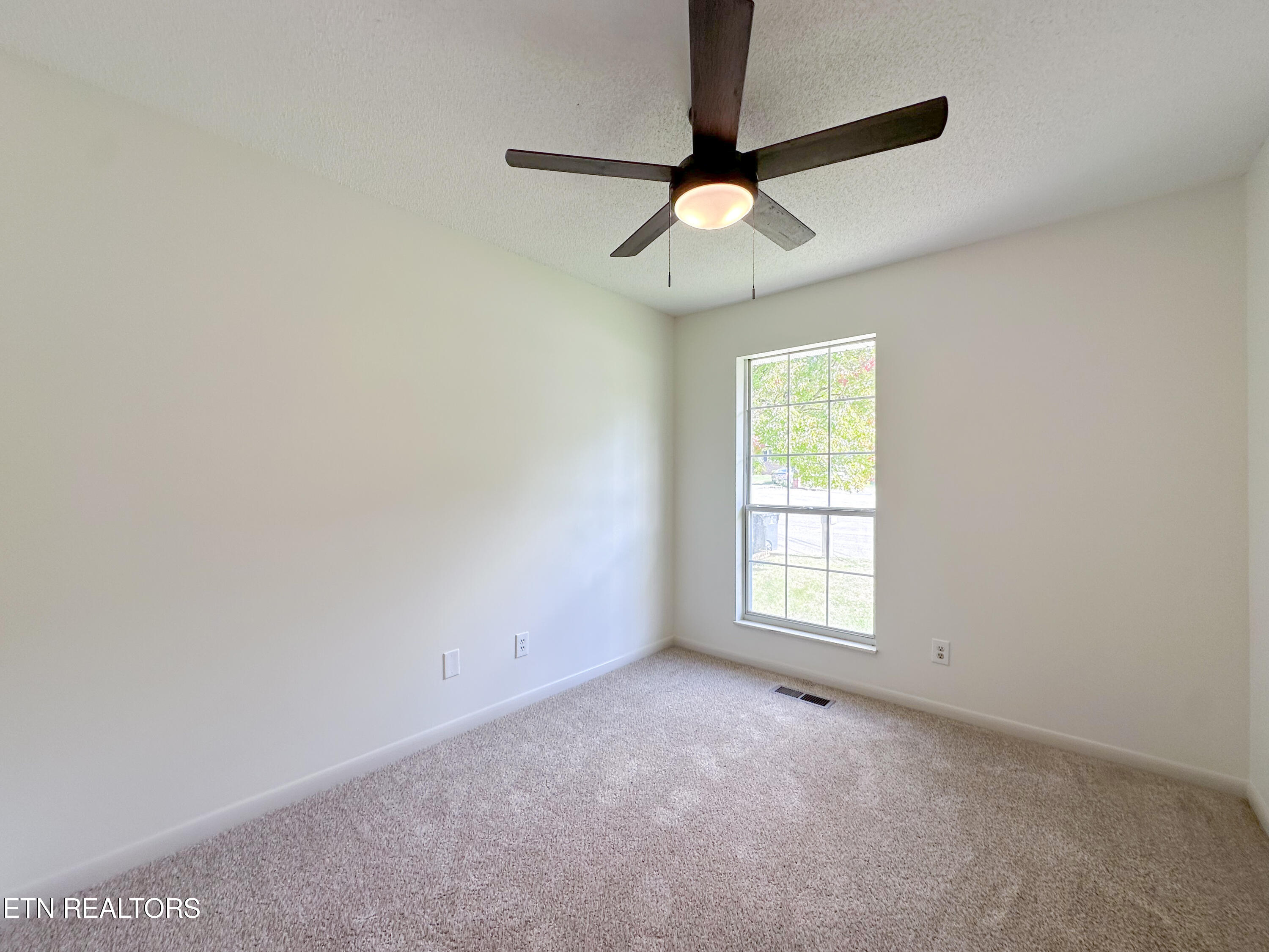 3809 Debonair Drive Knoxville TN 37912