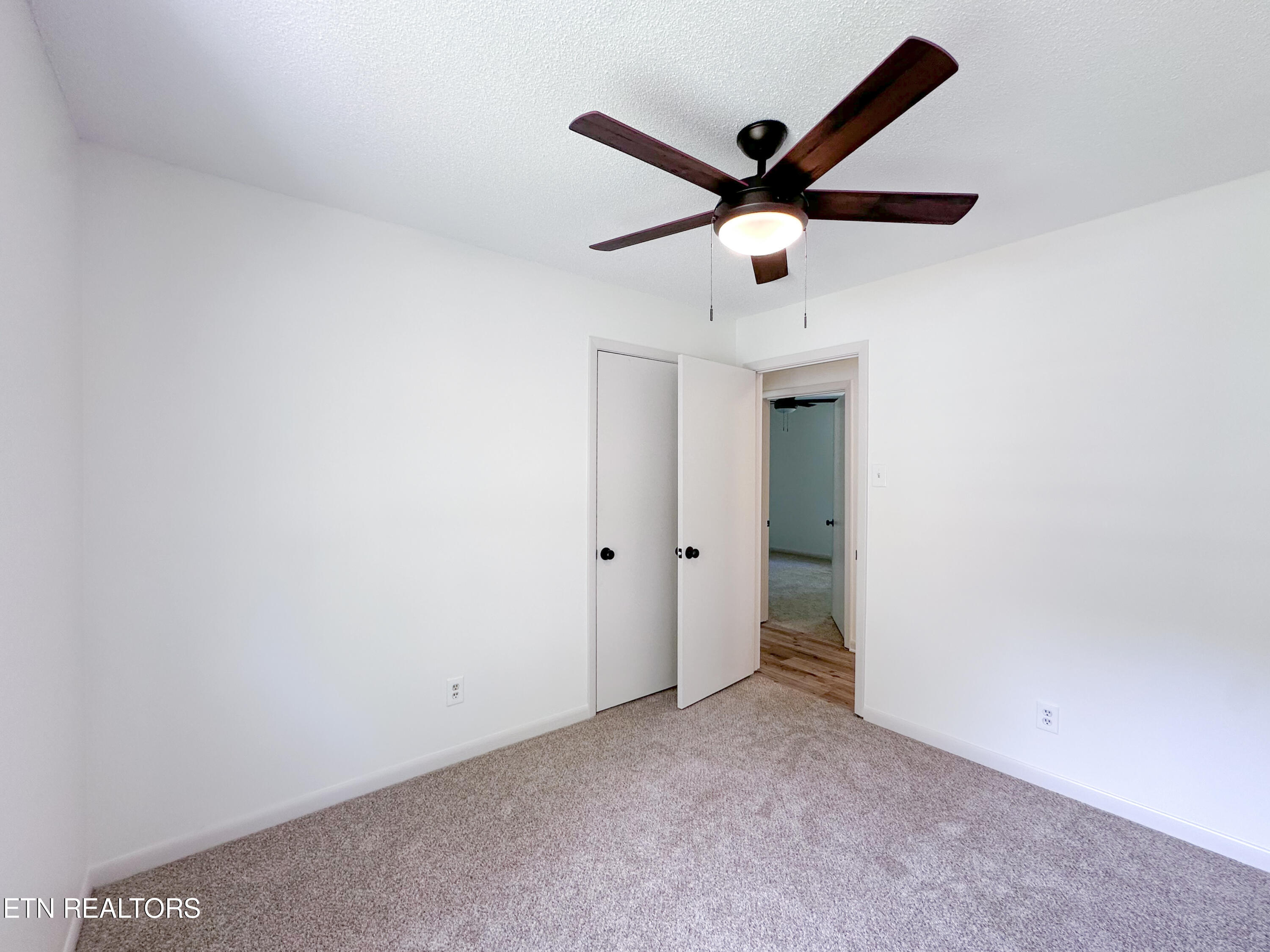 3809 Debonair Drive Knoxville TN 37912