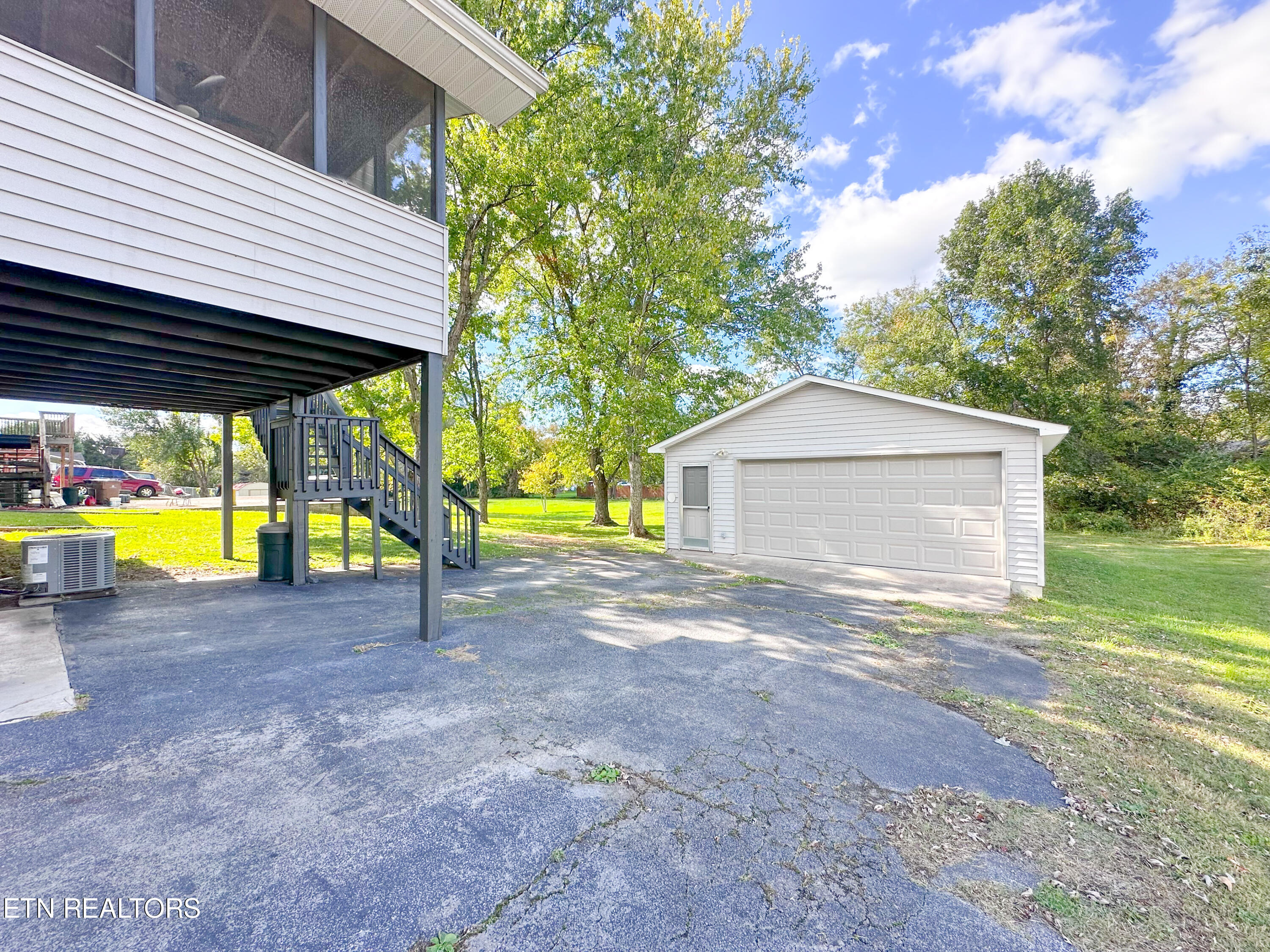 3809 Debonair Drive Knoxville TN 37912