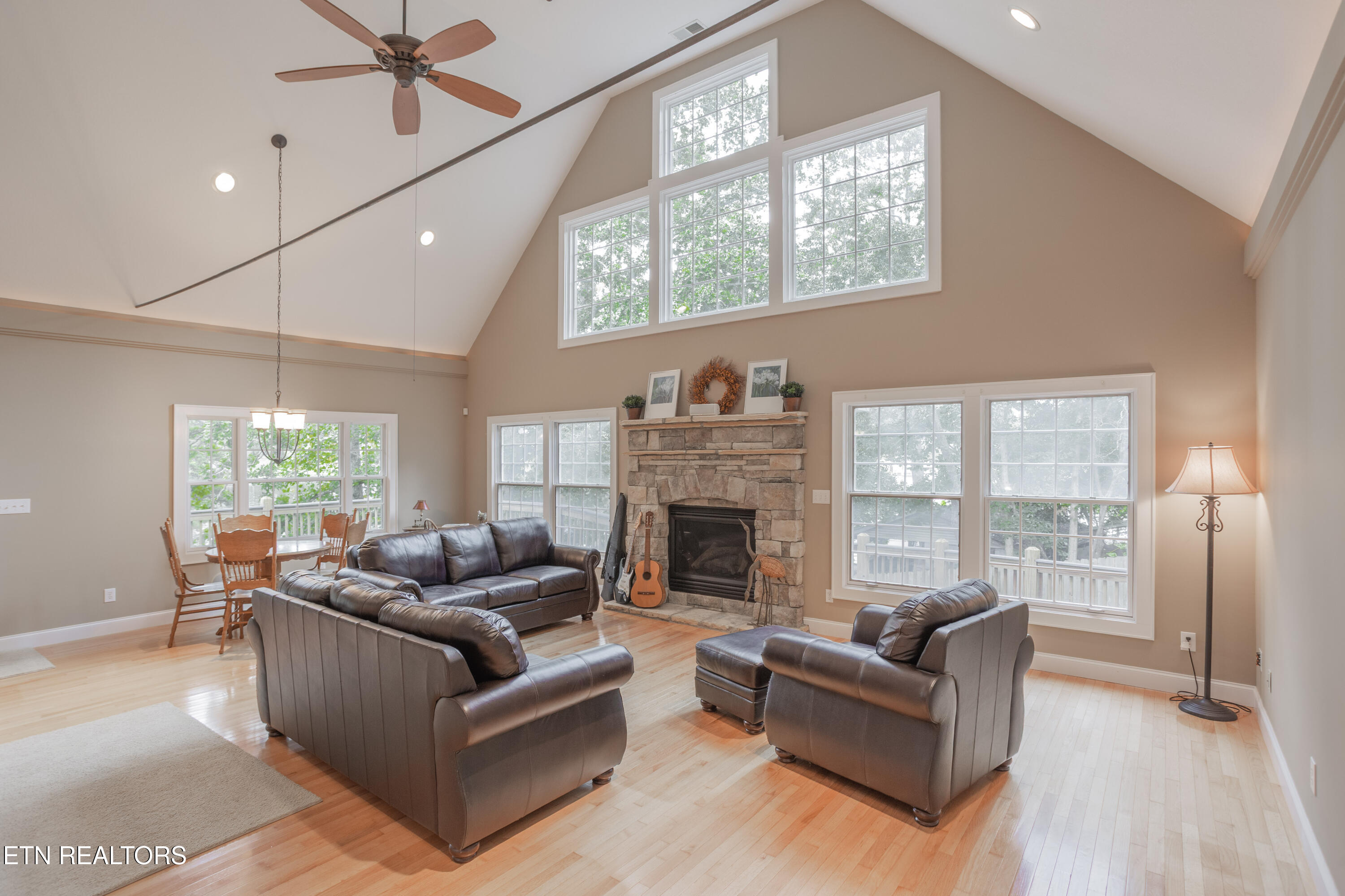 4193 Parris Drive Lenoir City TN 37772