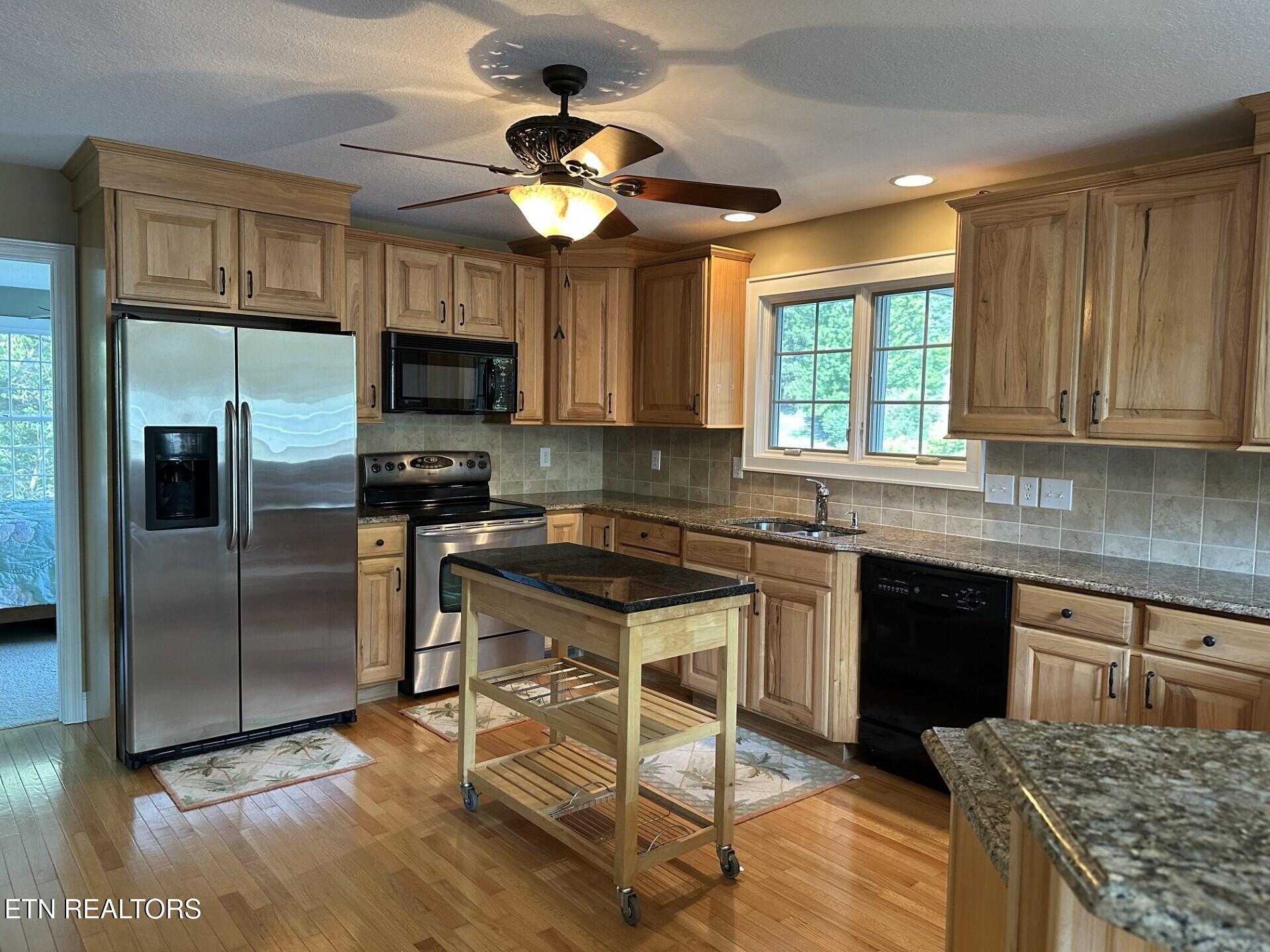 4193 Parris Drive Lenoir City TN 37772
