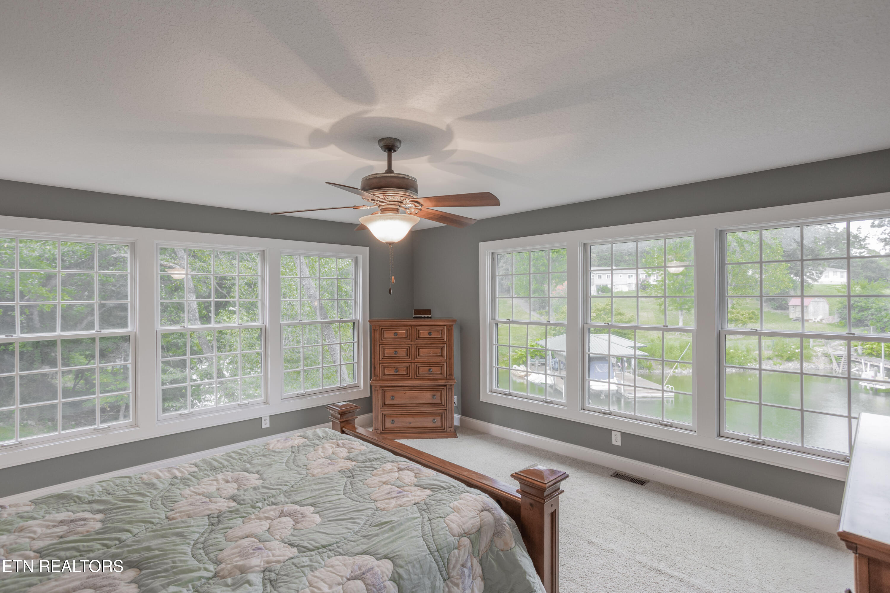 4193 Parris Drive Lenoir City TN 37772