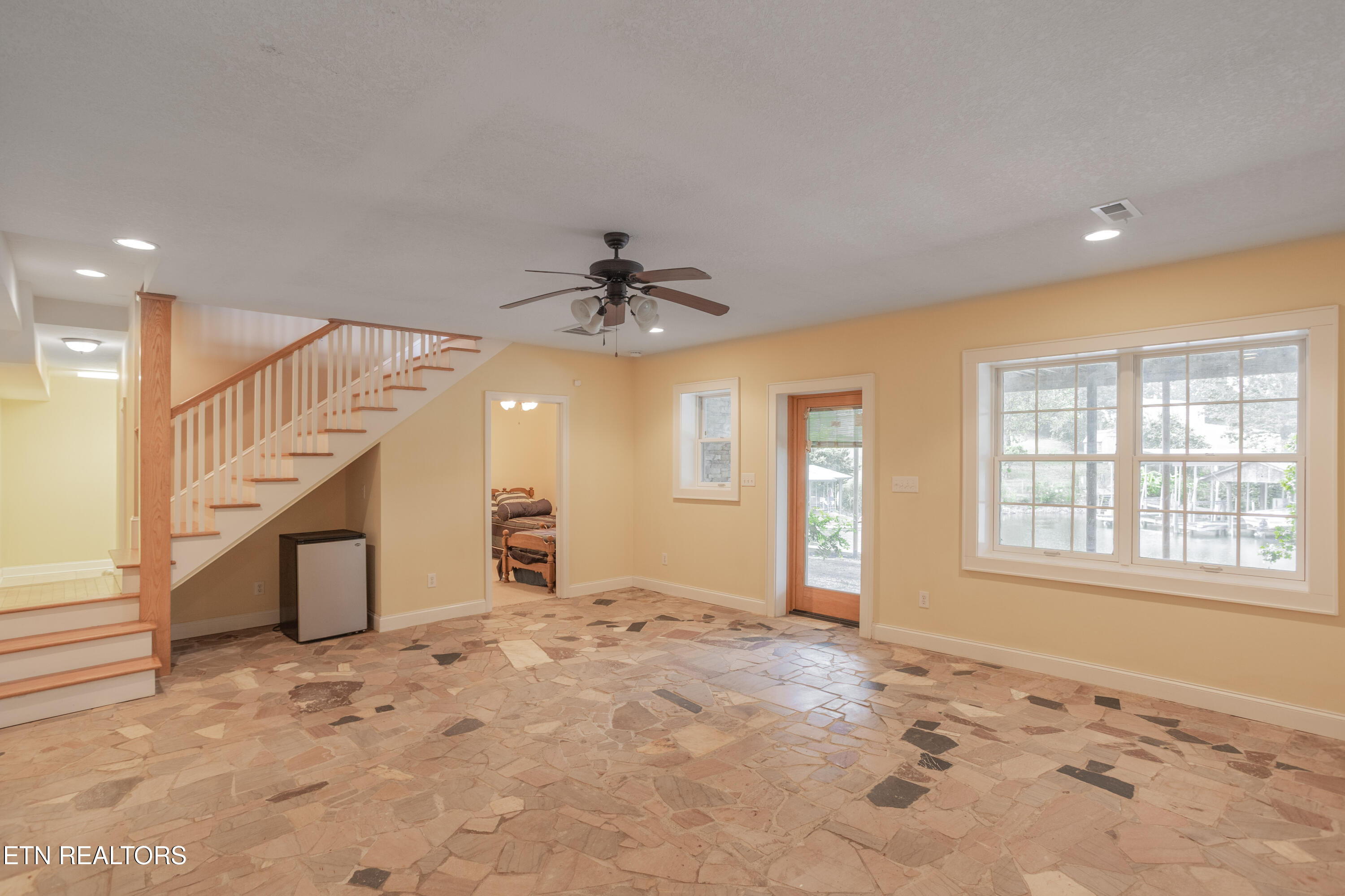 4193 Parris Drive Lenoir City TN 37772