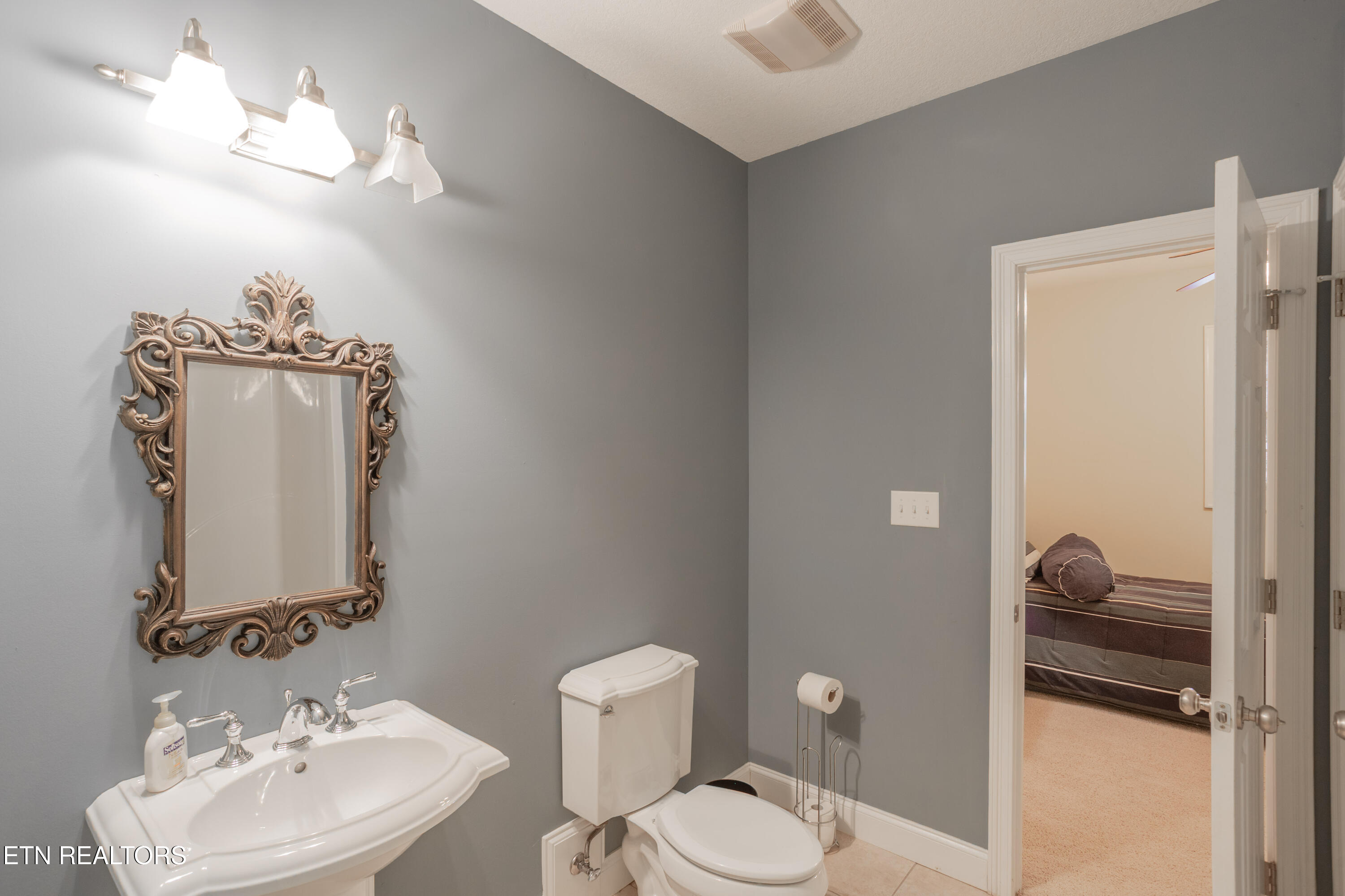 4193 Parris Drive Lenoir City TN 37772