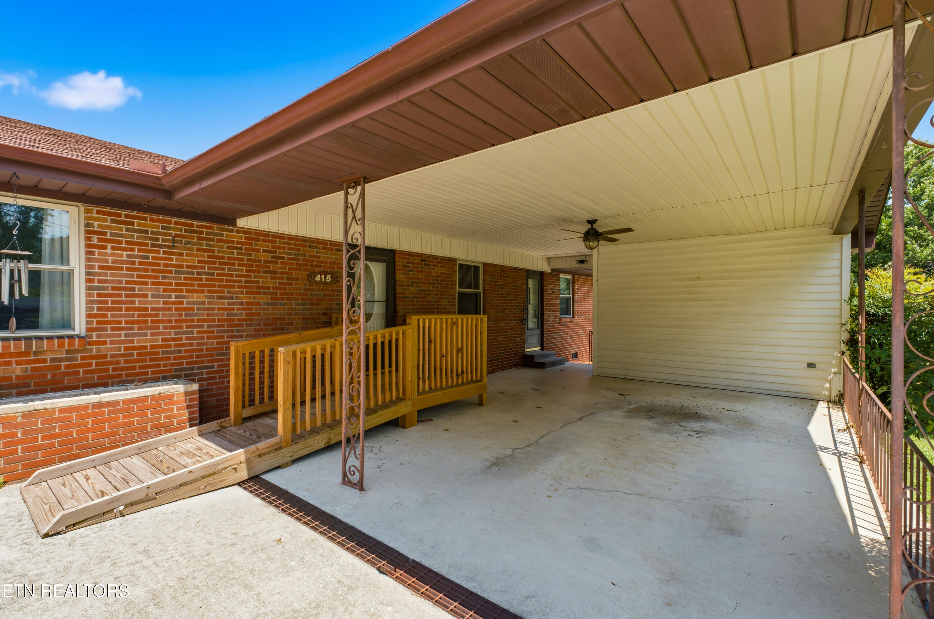 415 Woodland Drive Clinton TN 37716