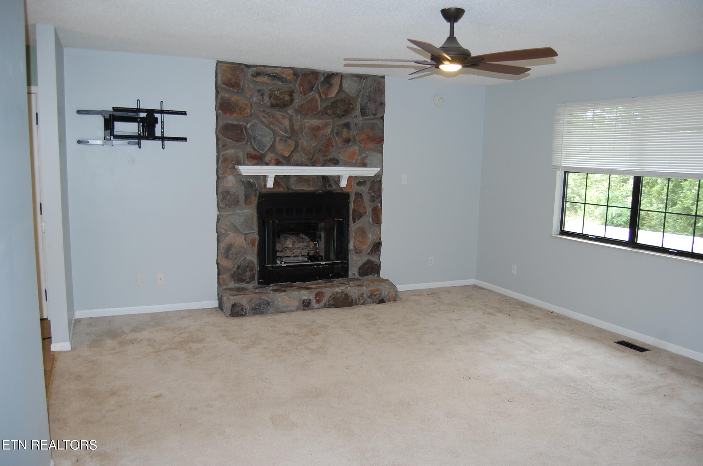 763 Blockhouse Valley Road Clinton TN 37716