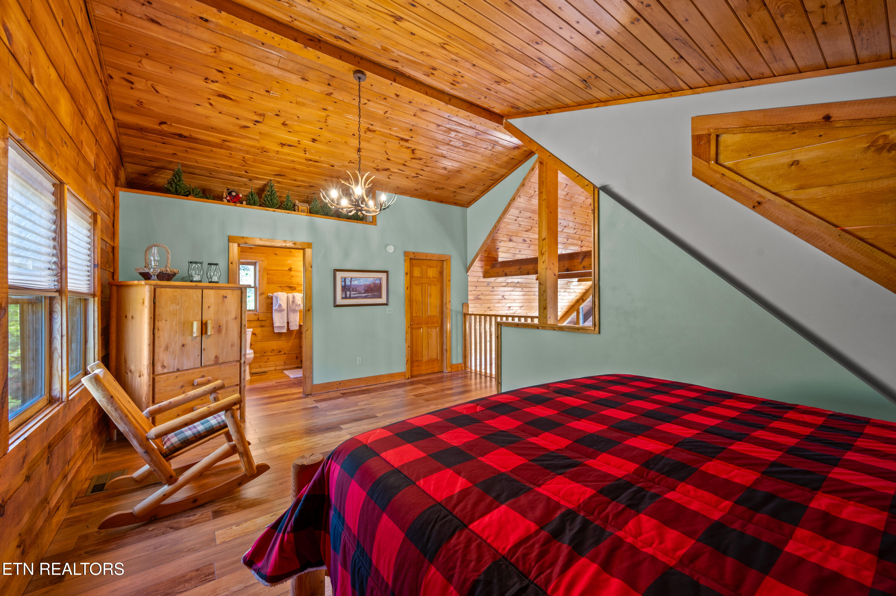 2644 Raccoon Hollow Way Sevierville TN 37862