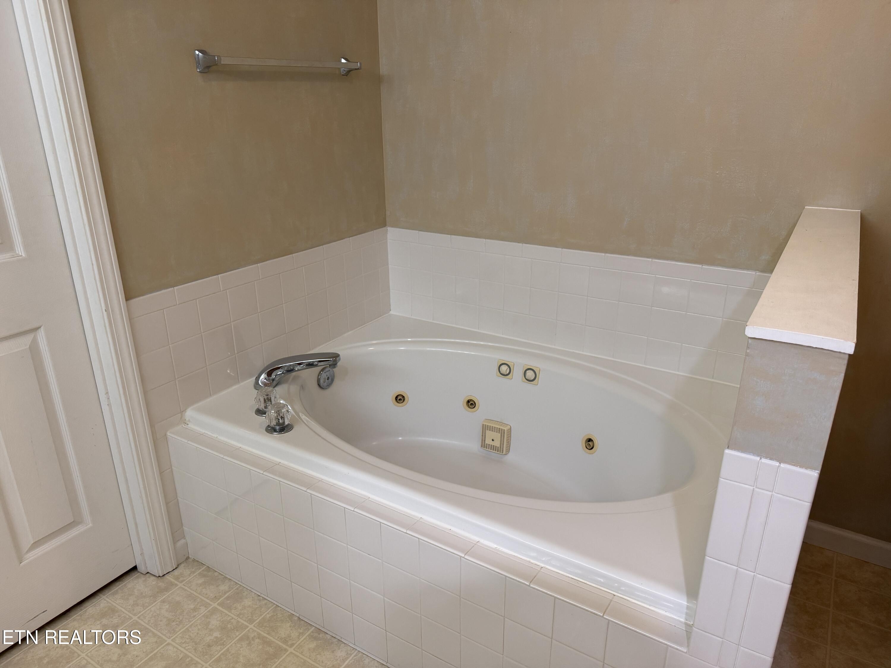 5609 Still Meadow Lane Knoxville TN 37918