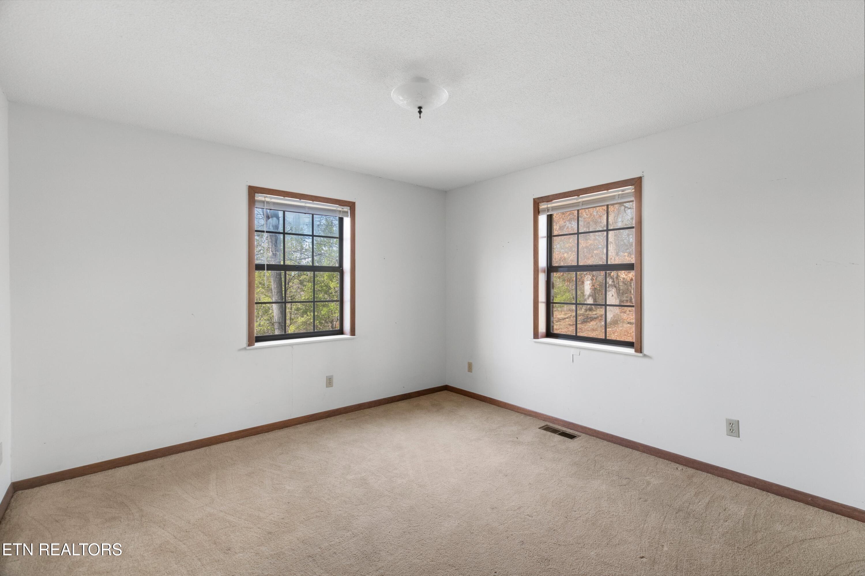 145 Kelli Lane Tazewell TN 37879