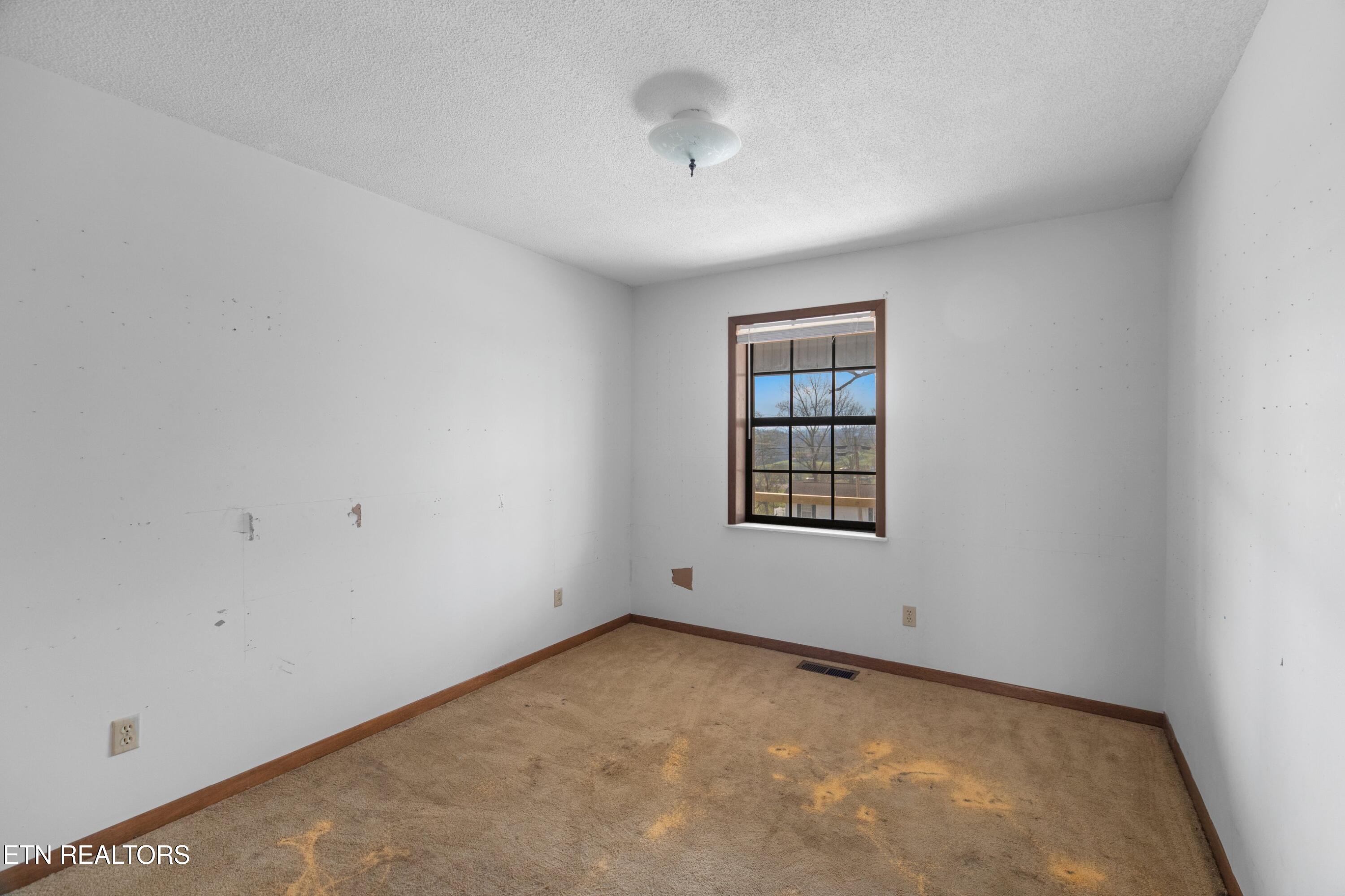 145 Kelli Lane Tazewell TN 37879