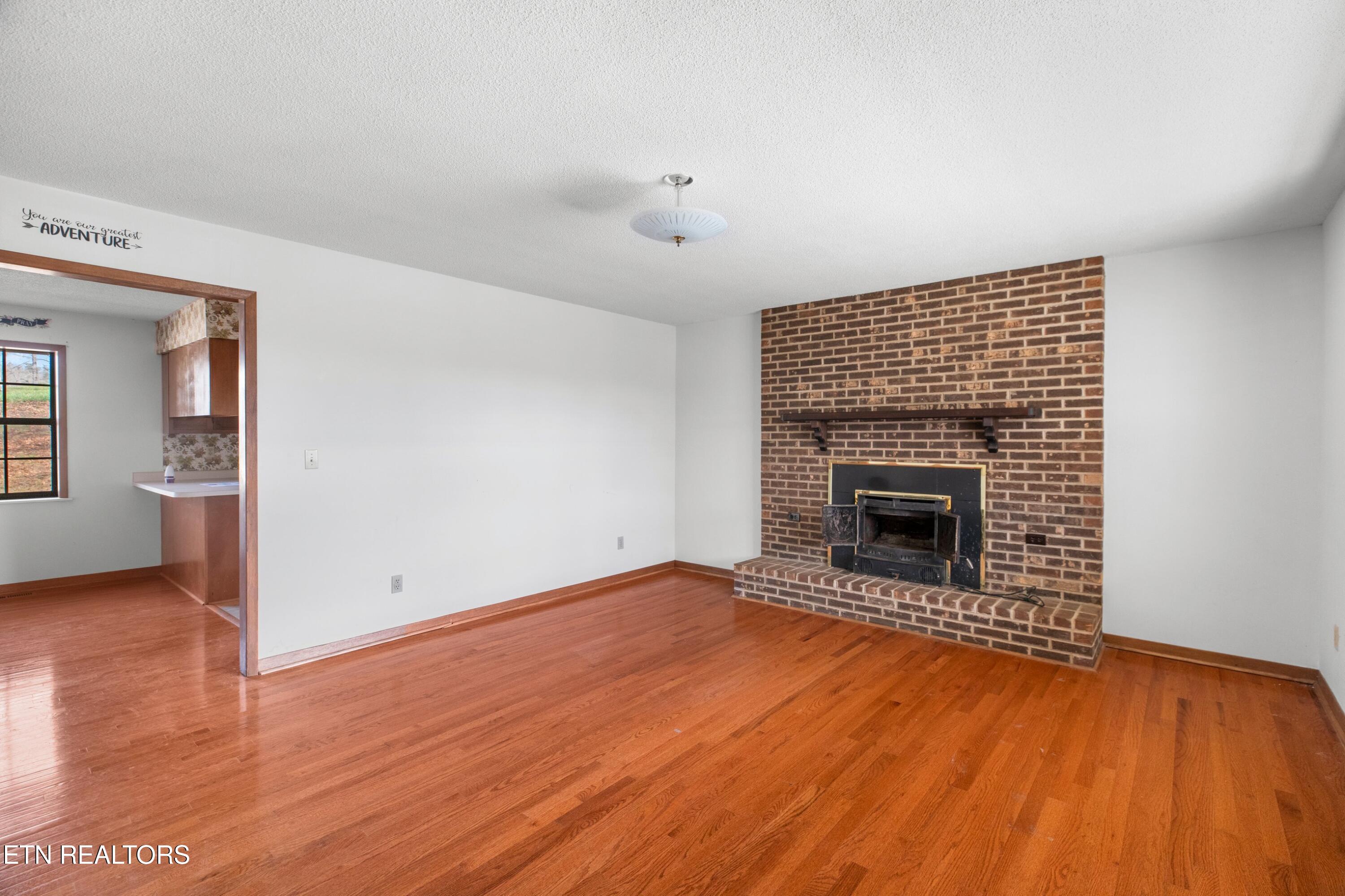 145 Kelli Lane Tazewell TN 37879