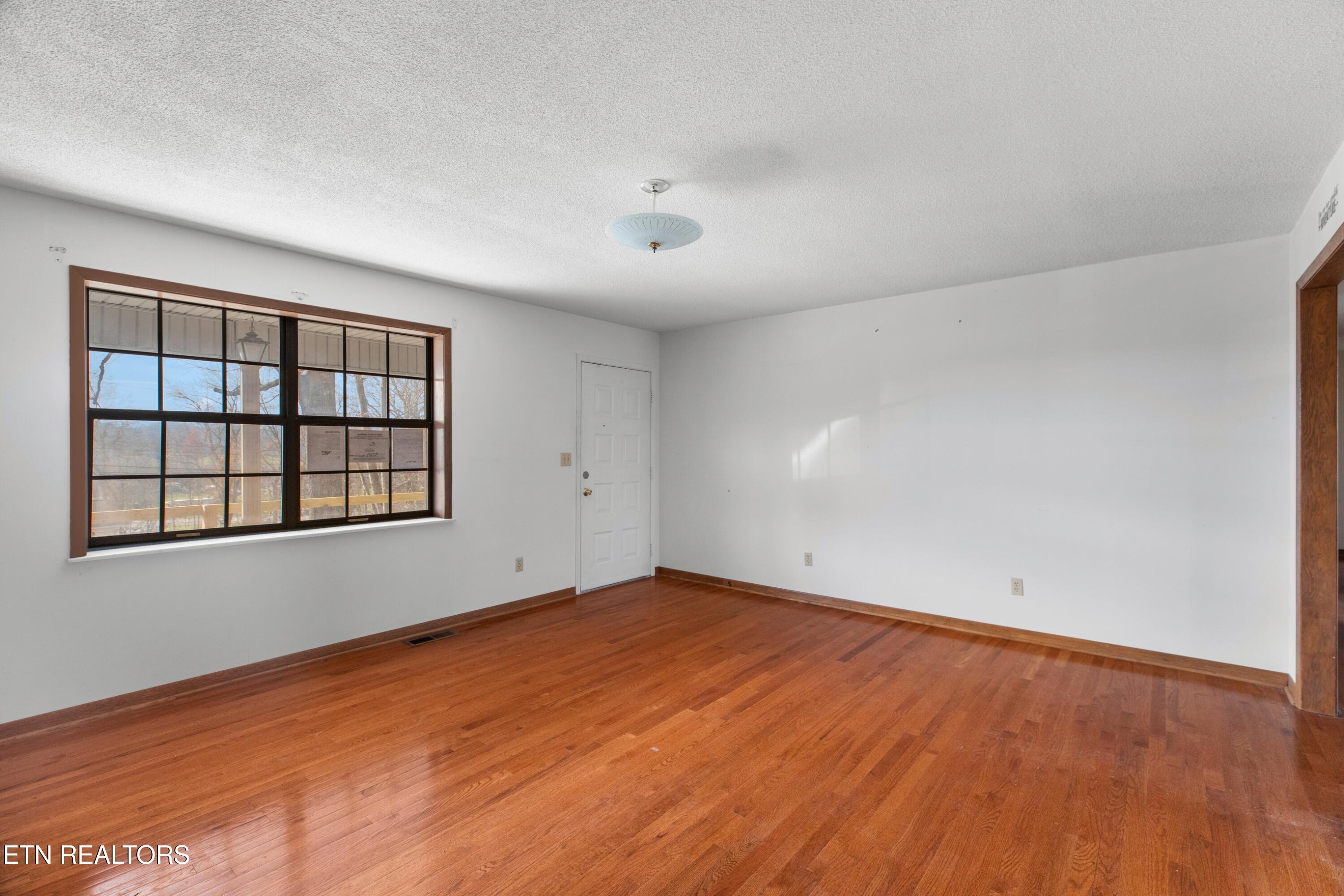 145 Kelli Lane Tazewell TN 37879