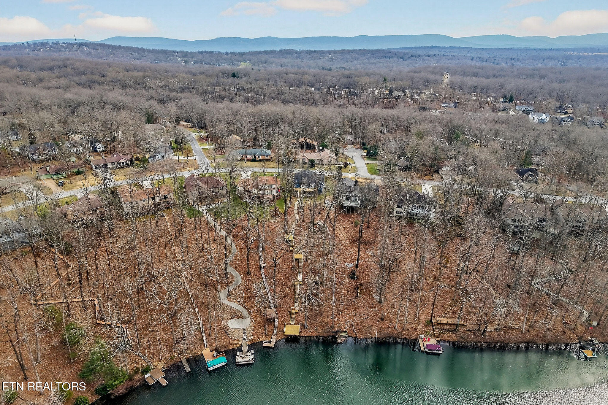204 Lakeside Drive Crossville TN 38558