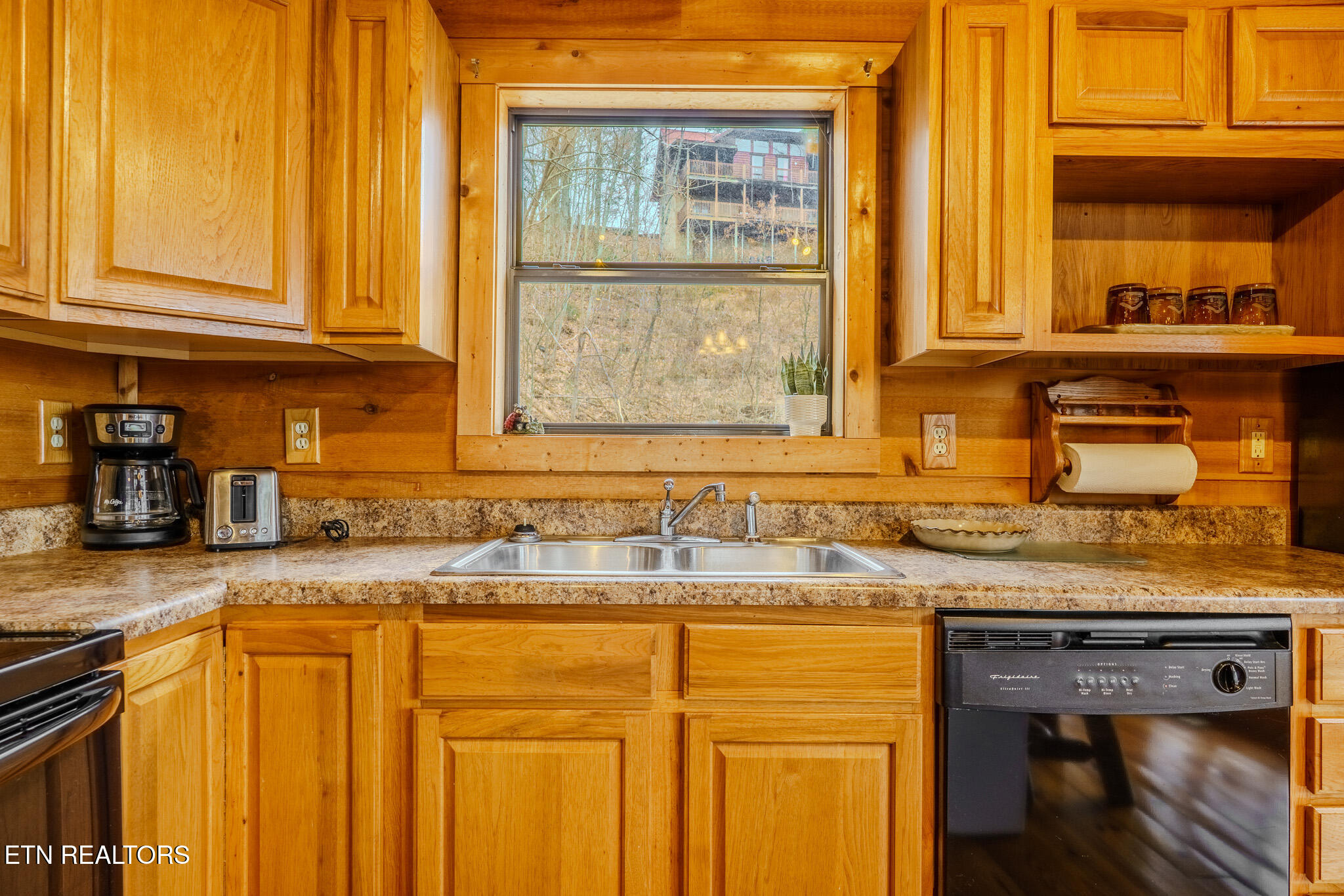 1739 W Sky View Drive Sevierville TN 37876