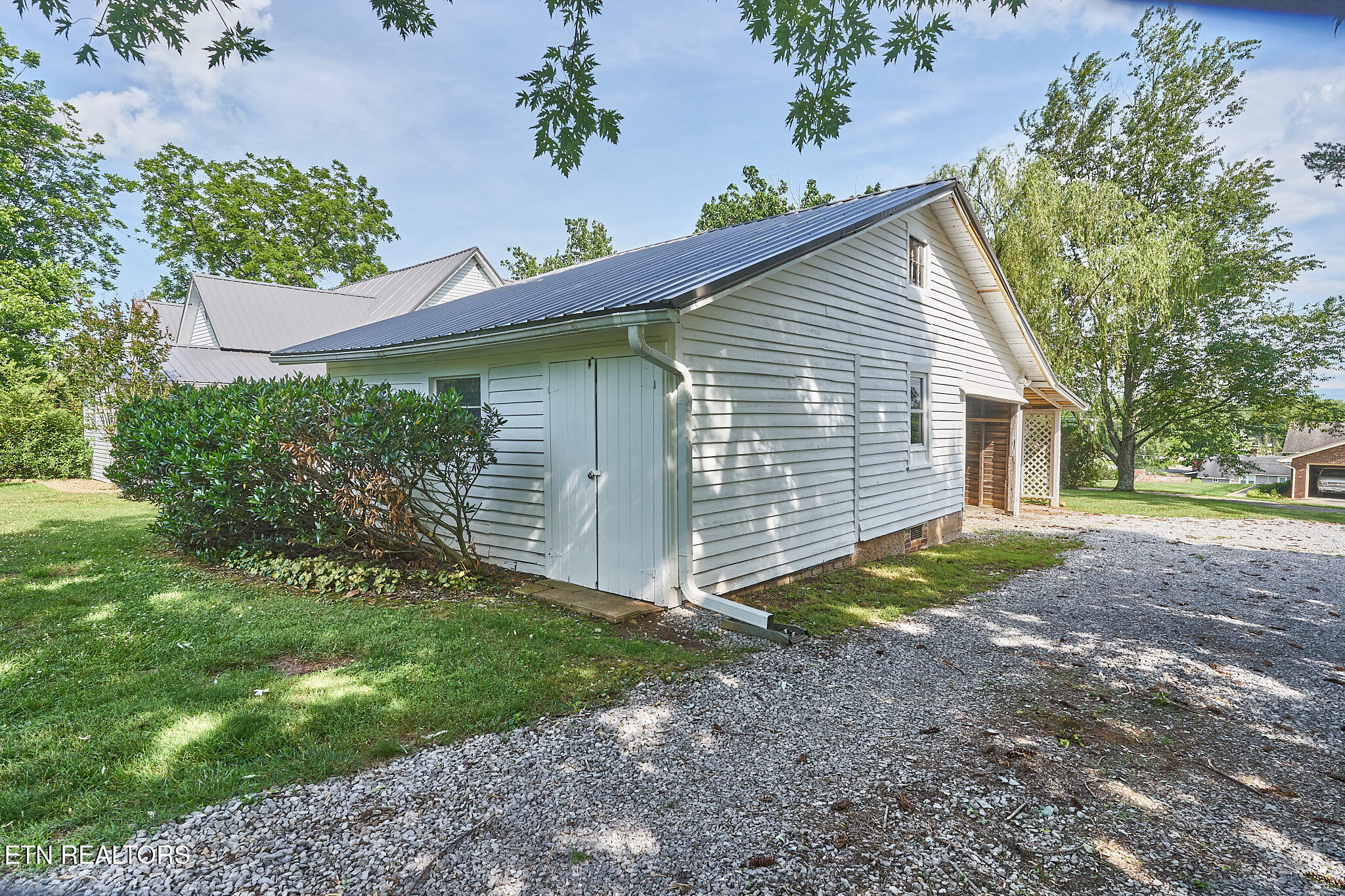 141 Pine Street Greenback TN 37742