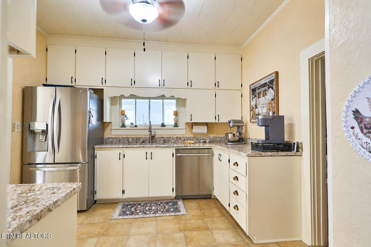 141 Pine Street Greenback TN 37742