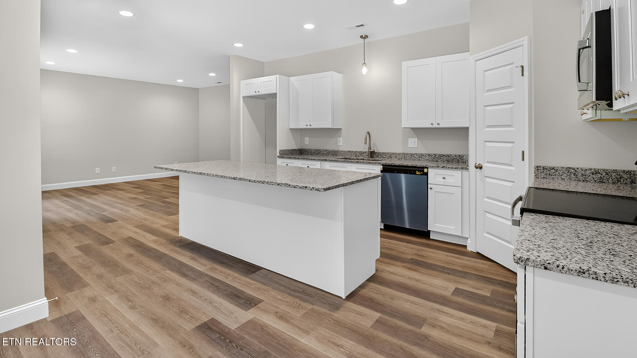 1407 Mountain View Road Benton TN 37307