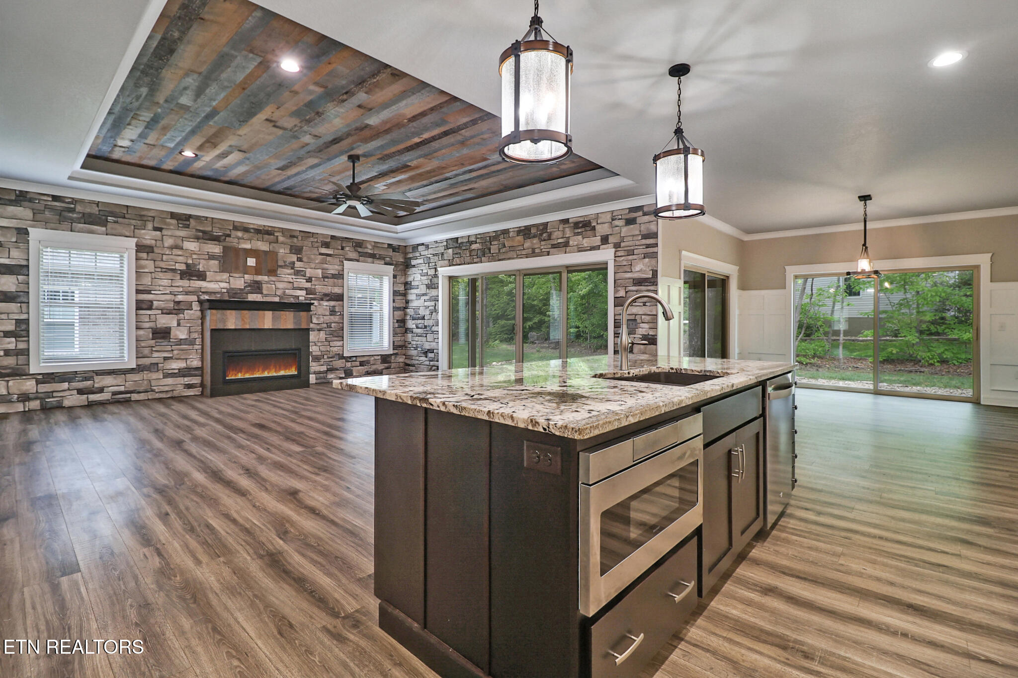 10 King John Lane Crossville TN 38558