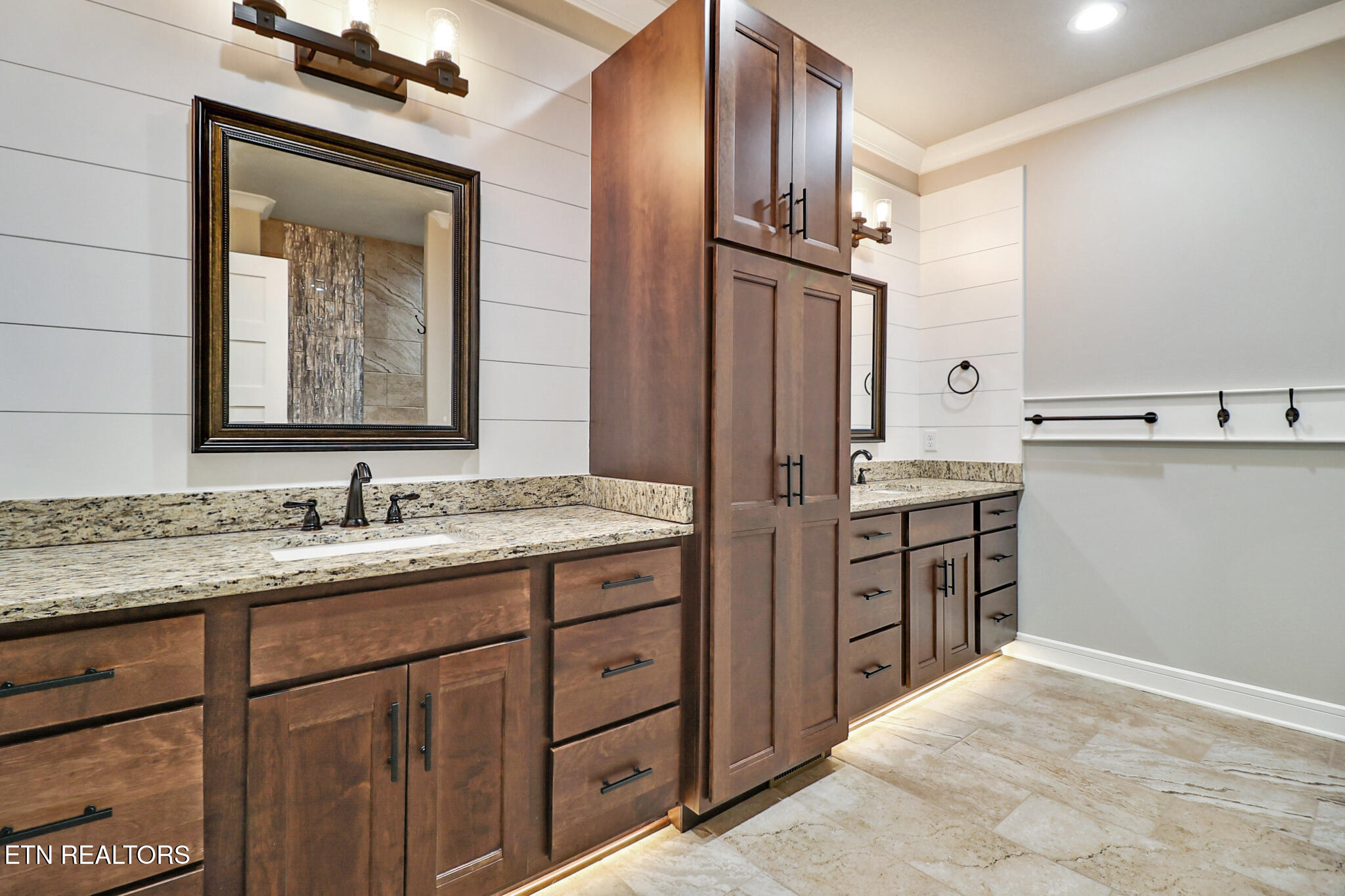 10 King John Lane Crossville TN 38558