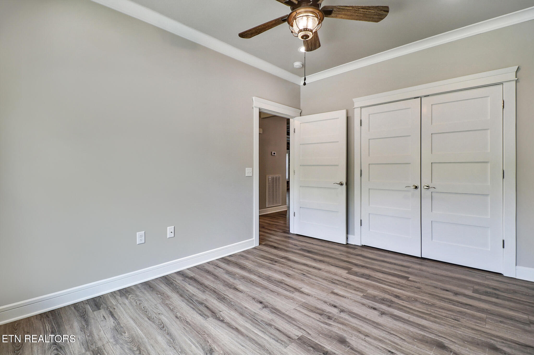 10 King John Lane Crossville TN 38558