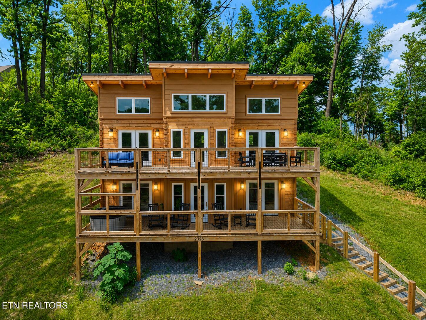 2323 Headrick Lead Sevierville TN 37862