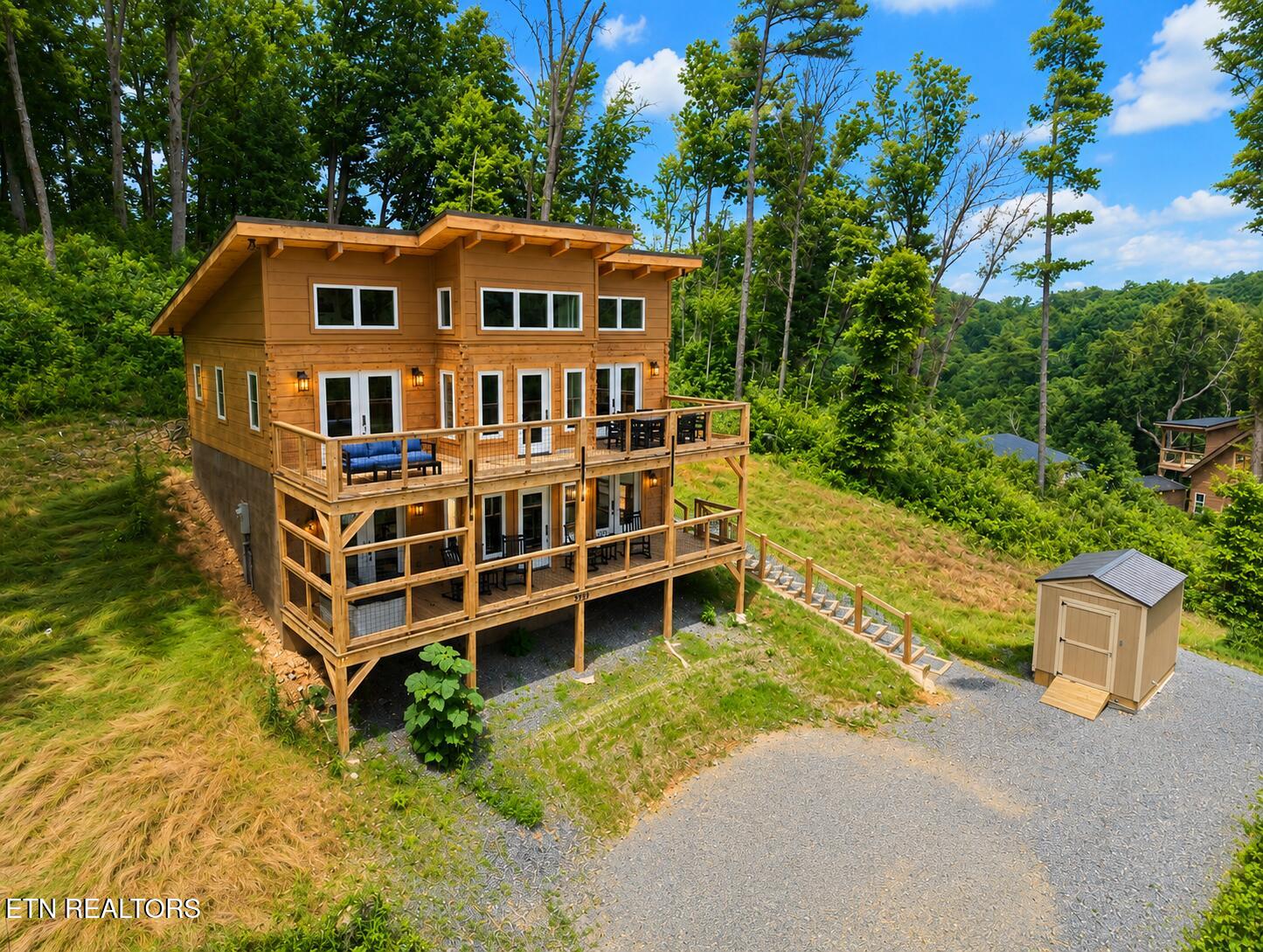 2323 Headrick Lead Sevierville TN 37862