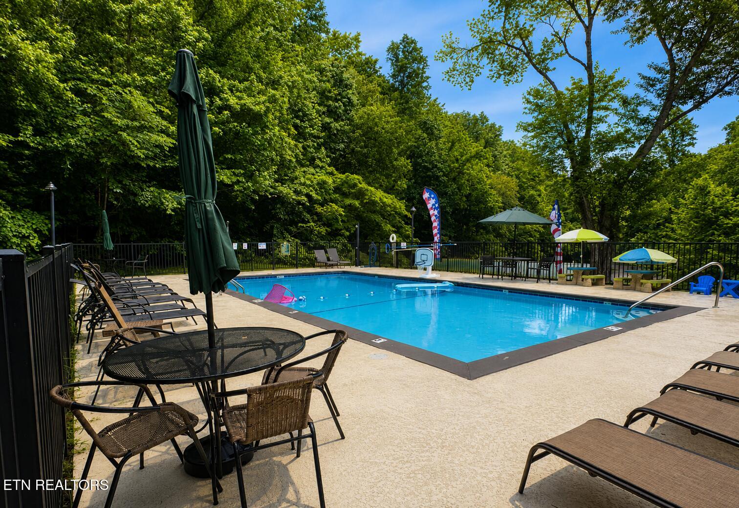 2323 Headrick Lead Sevierville TN 37862