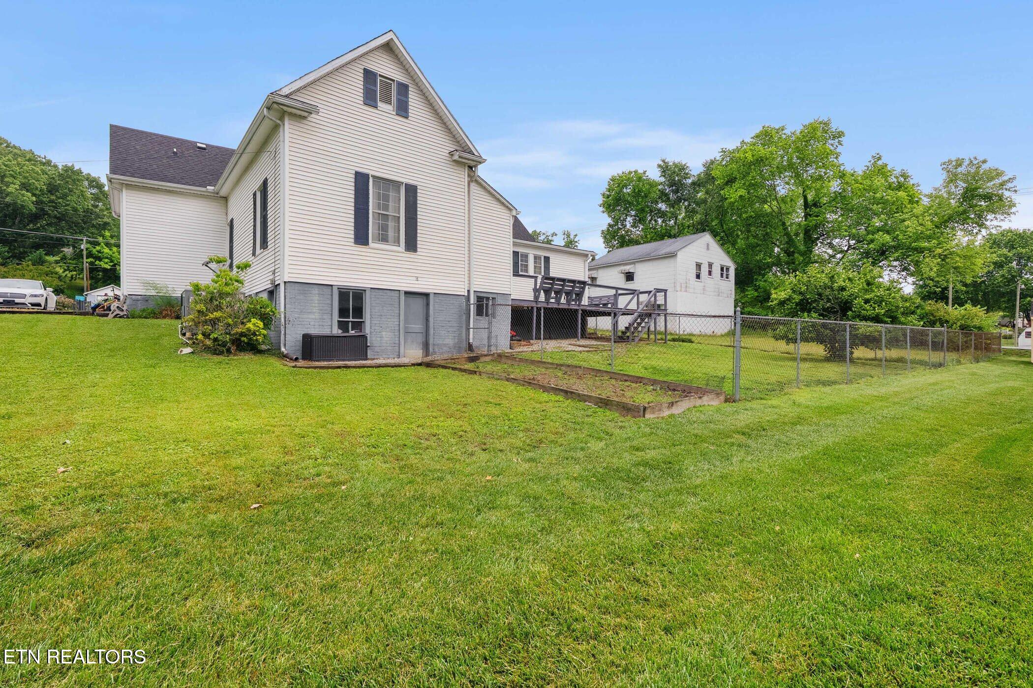 719 Medaris Street Clinton TN 37716