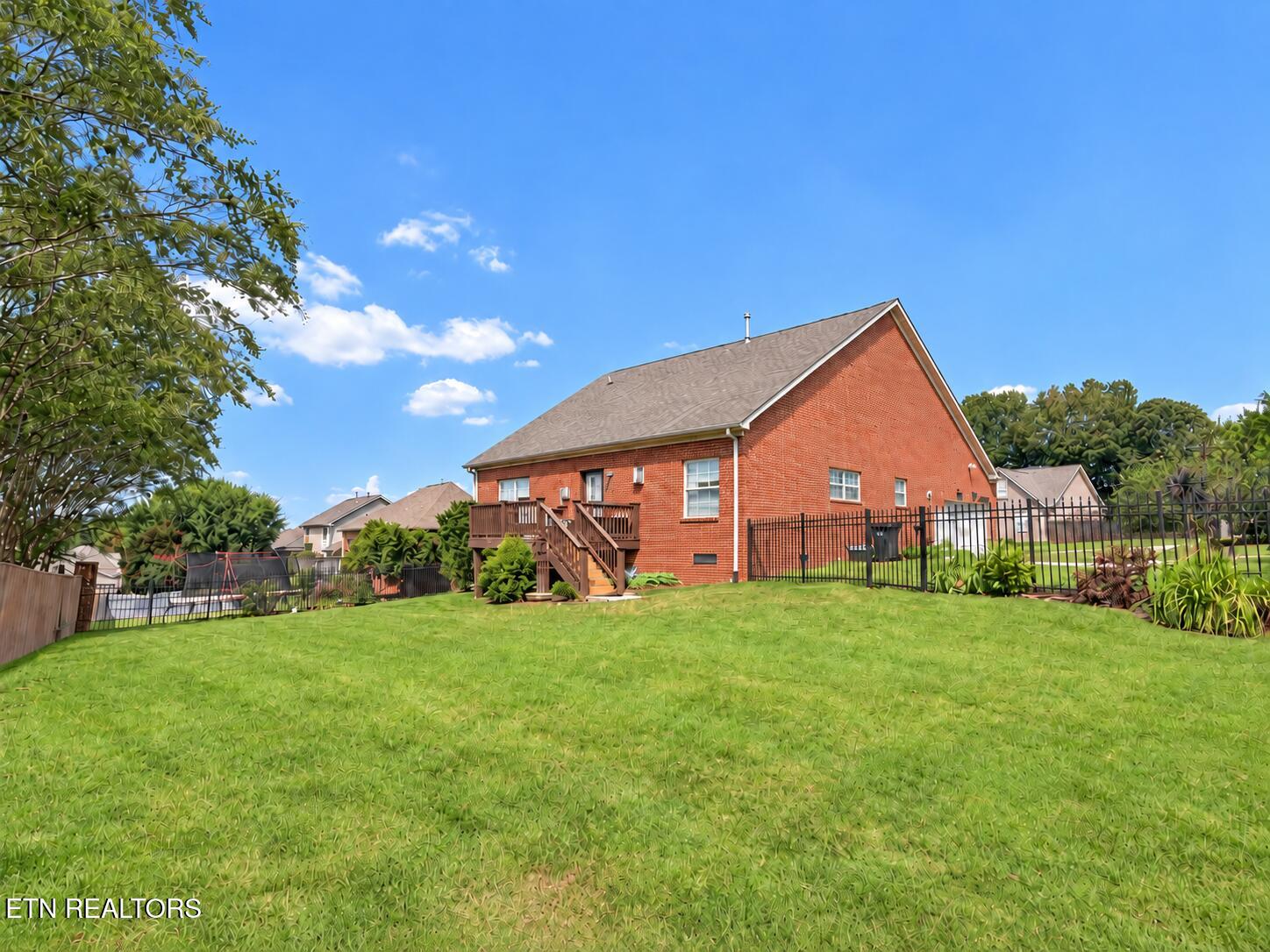 1745 Bonnie Roach Lane Knoxville TN 37922