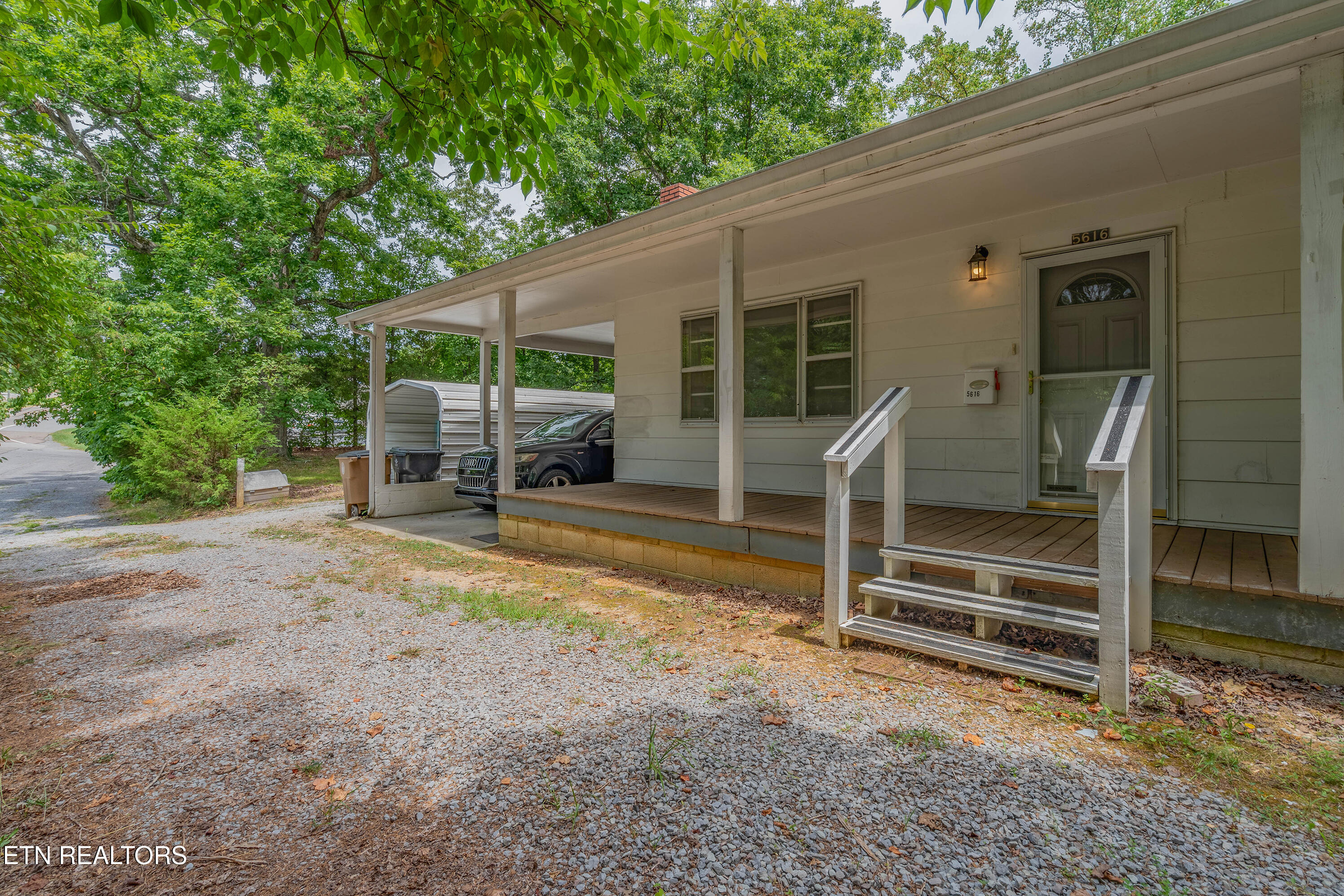 5616 N Broadway Street Knoxville TN 37918