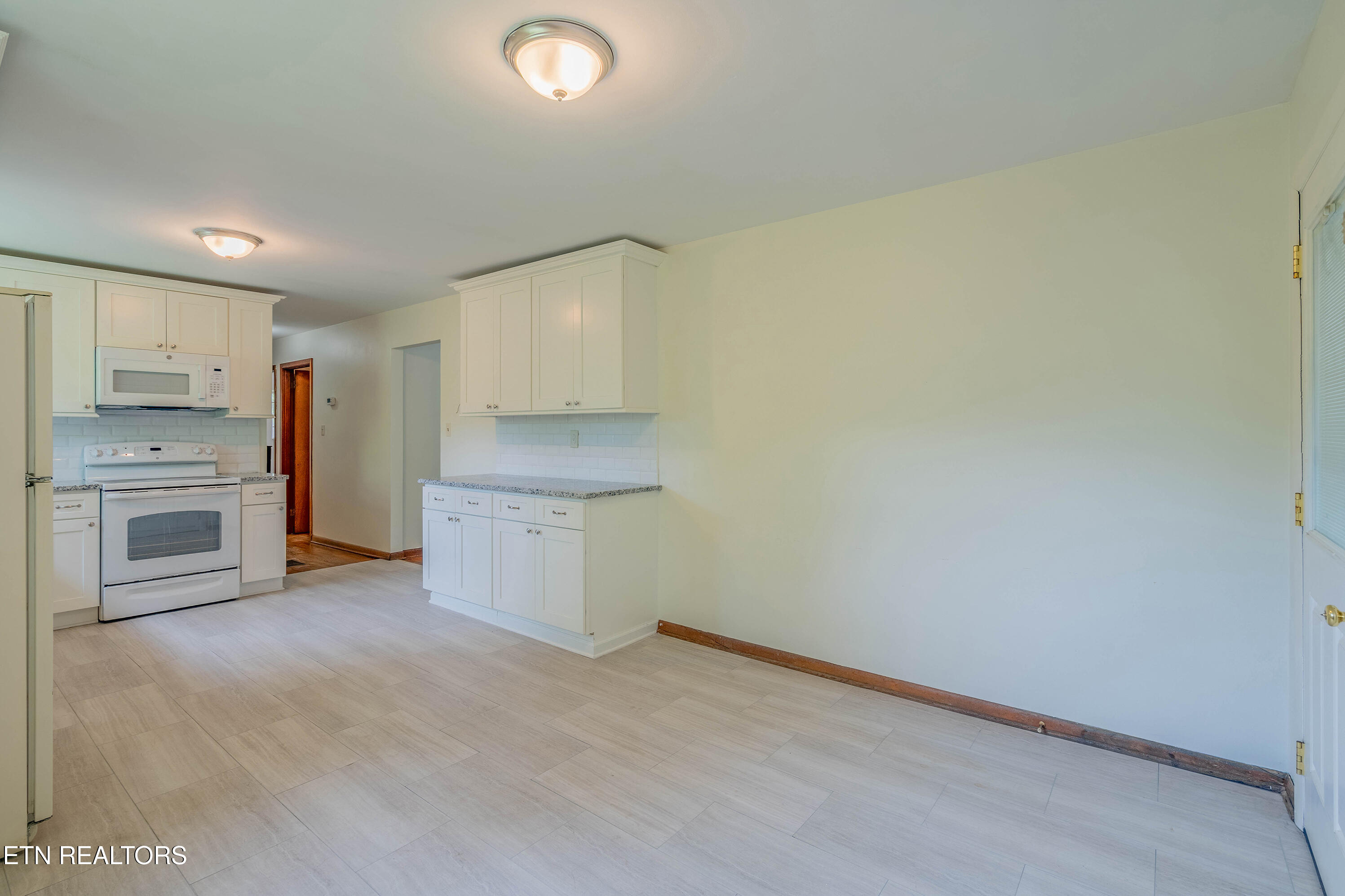 5616 N Broadway Street Knoxville TN 37918