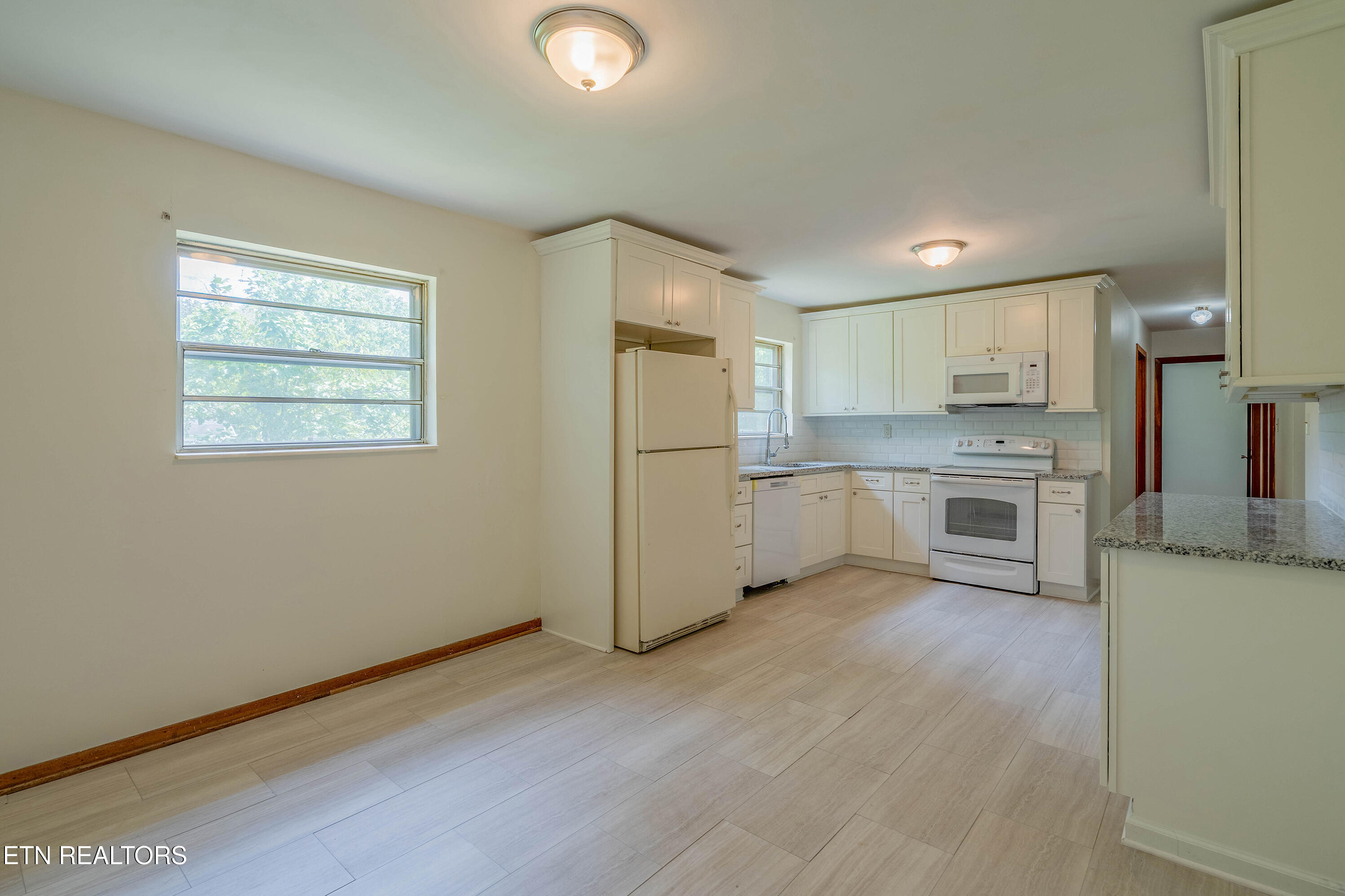 5616 N Broadway Street Knoxville TN 37918