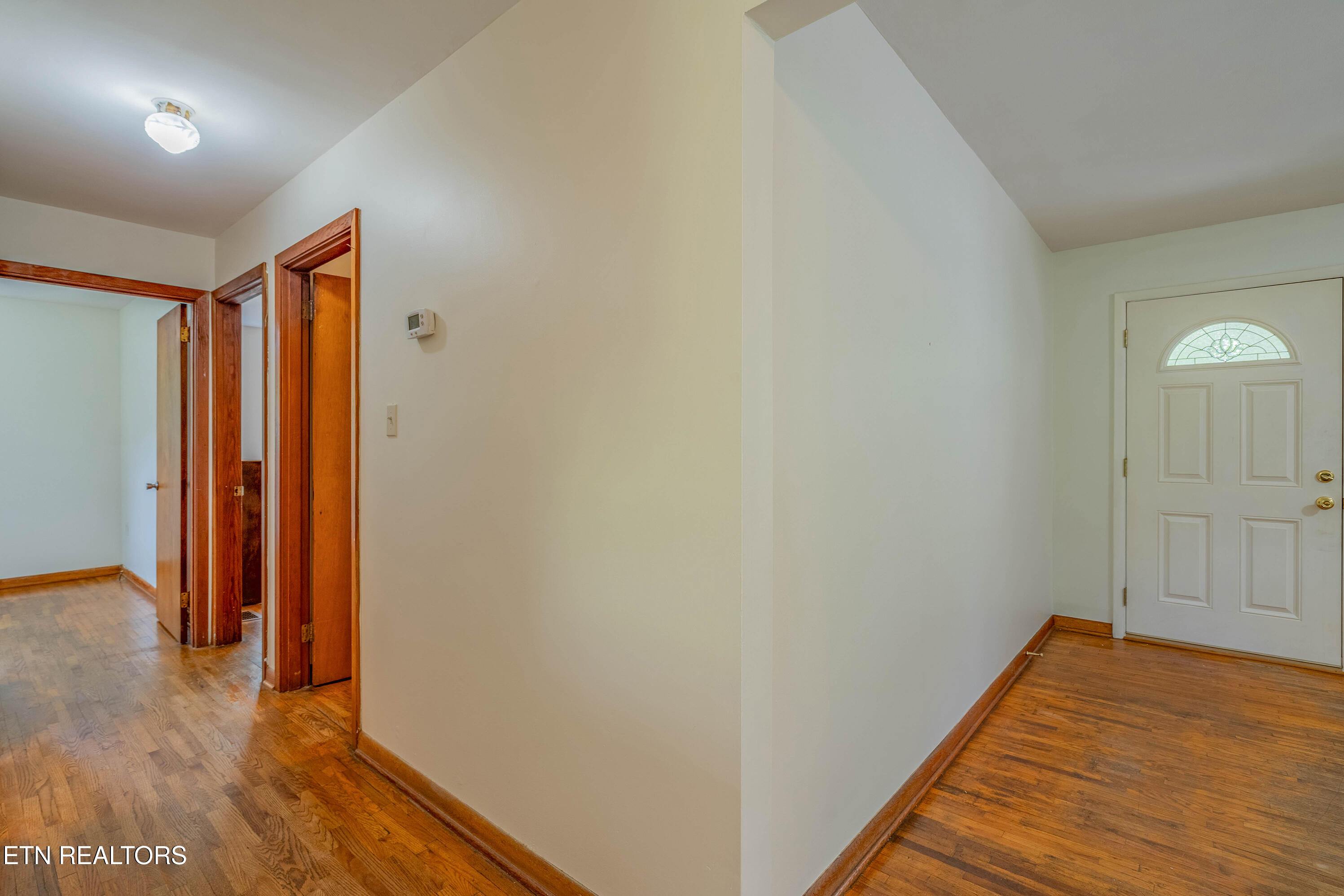 5616 N Broadway Street Knoxville TN 37918