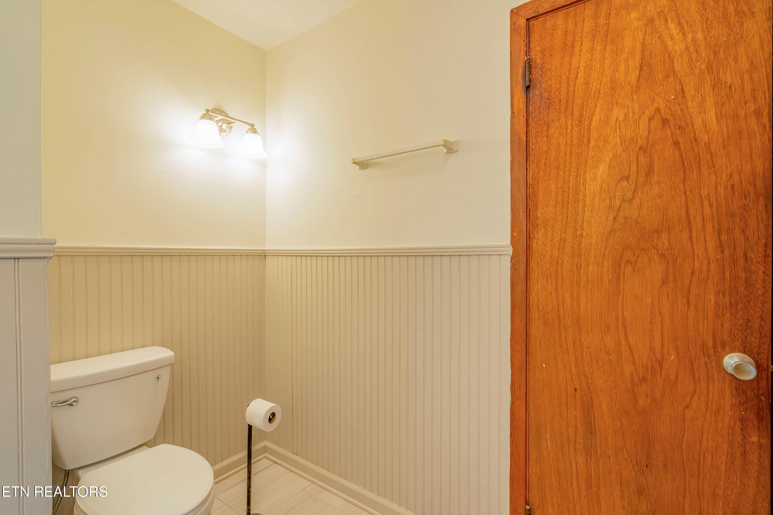 5616 N Broadway Street Knoxville TN 37918