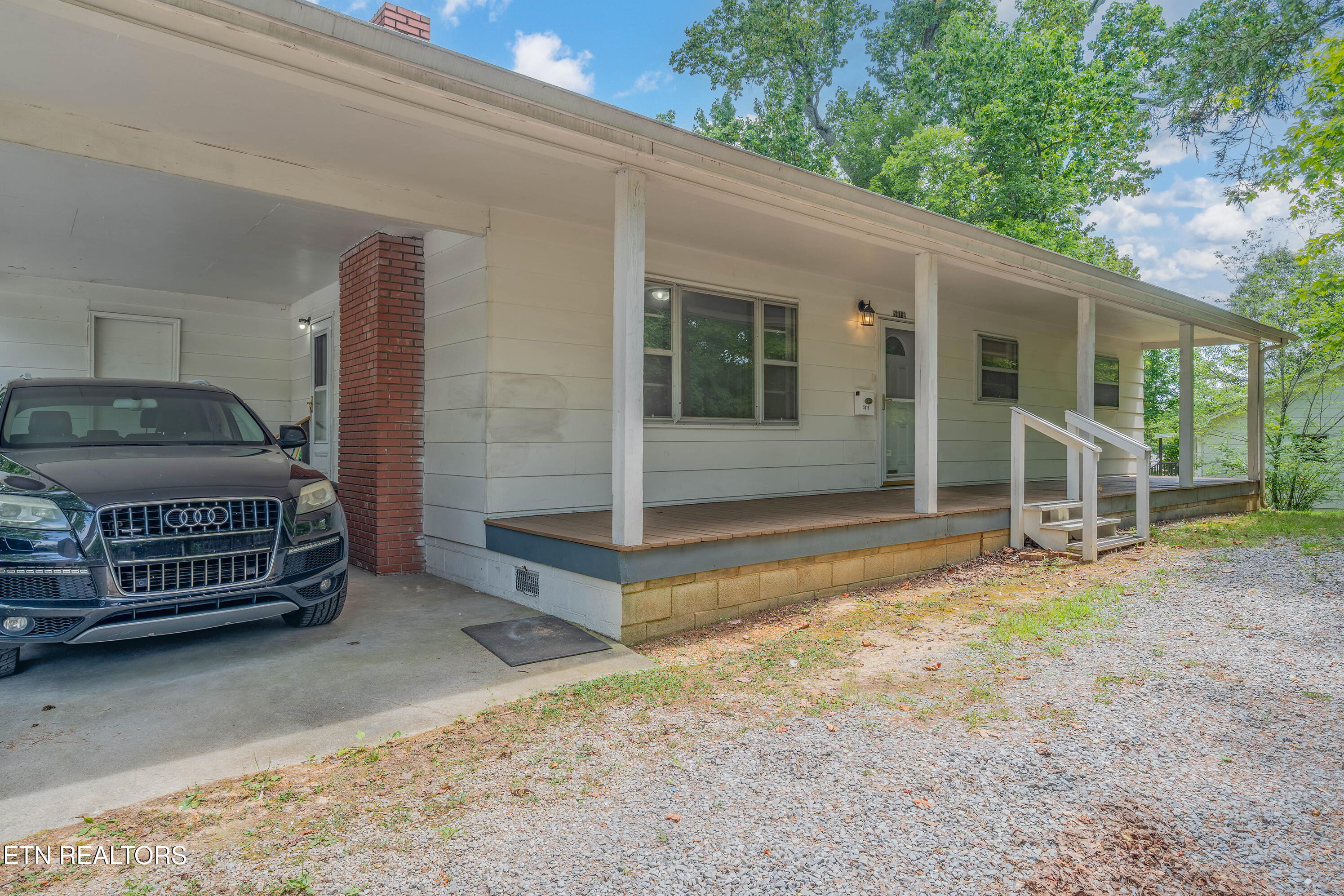 5616 N Broadway Street Knoxville TN 37918