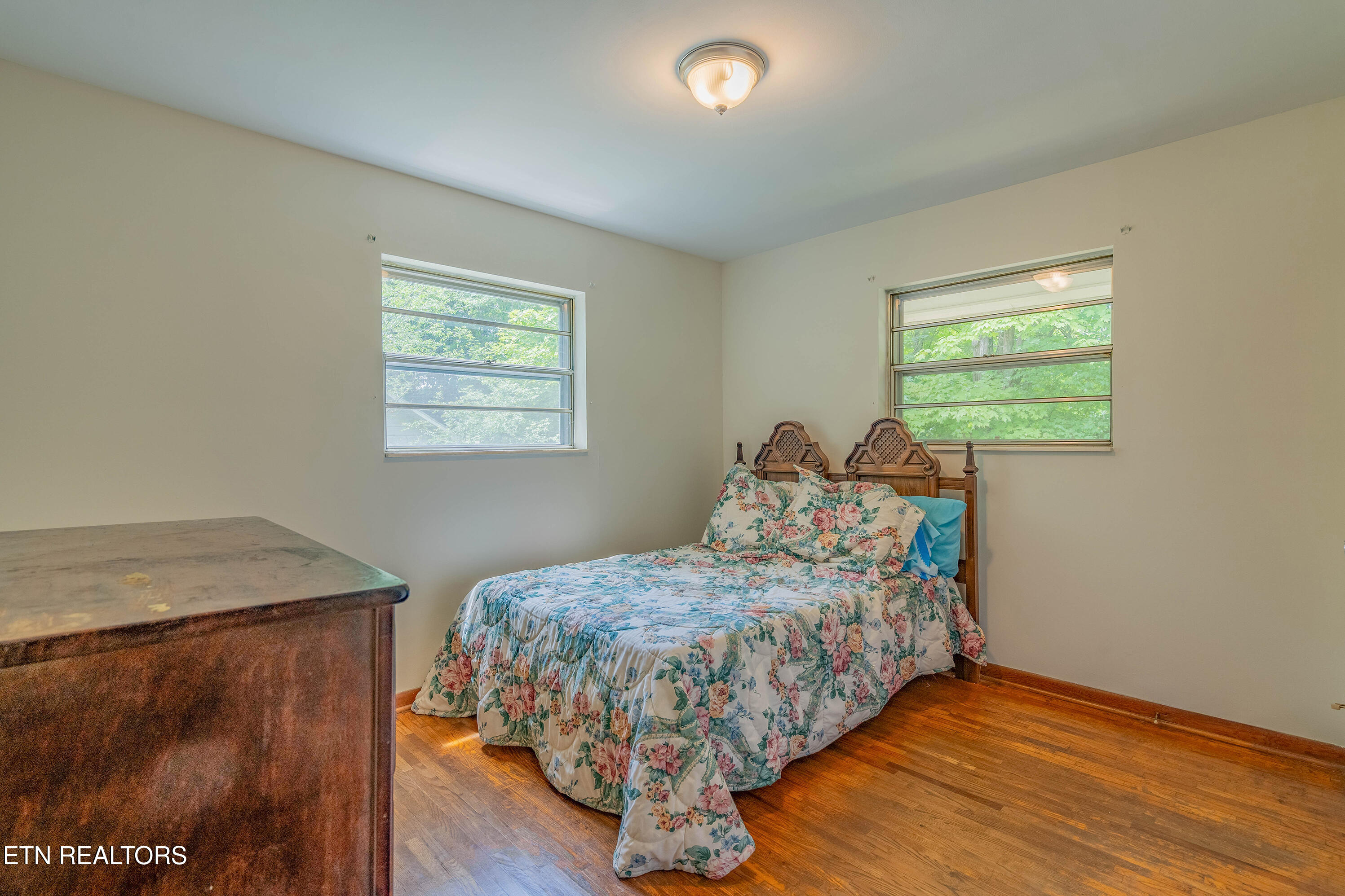 5616 N Broadway Street Knoxville TN 37918