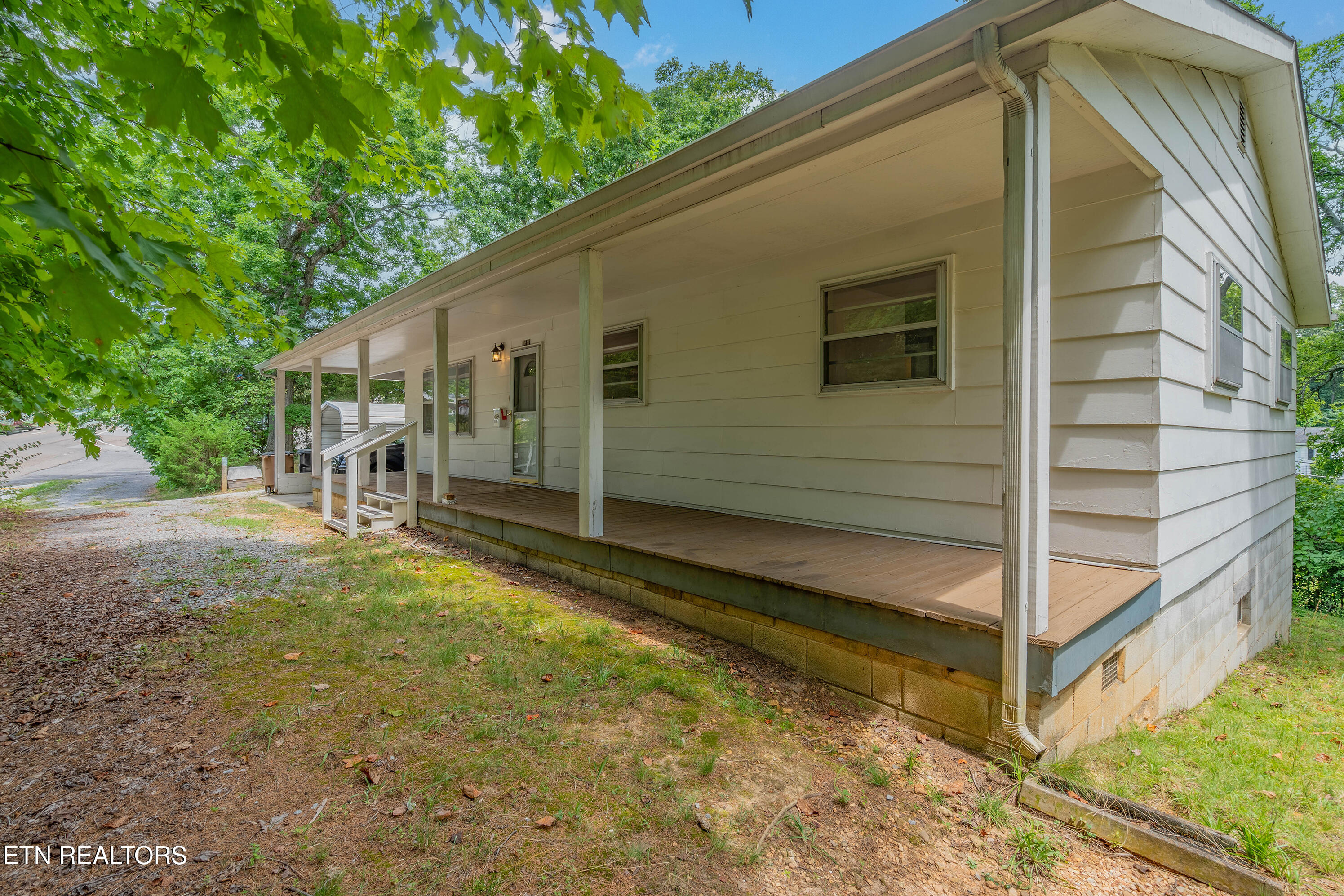 5616 N Broadway Street Knoxville TN 37918