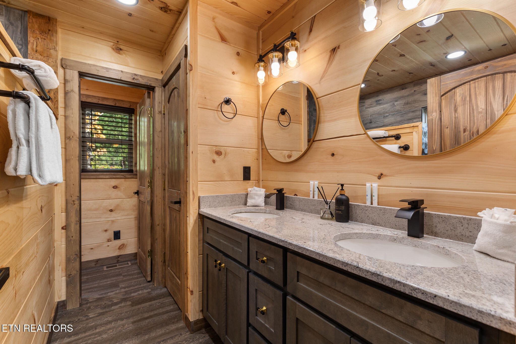 4385 Chamberlain Lane Sevierville TN 37862