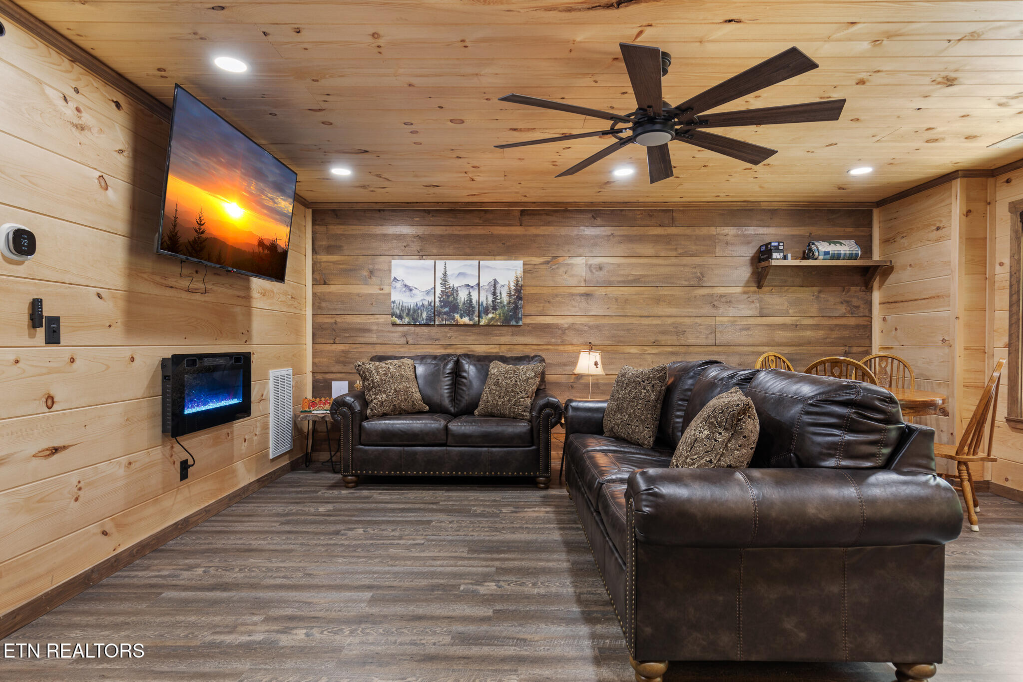 4385 Chamberlain Lane Sevierville TN 37862