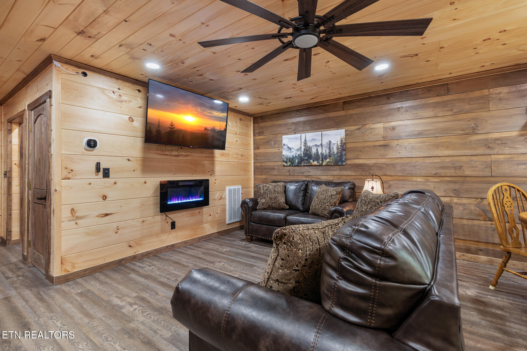 4385 Chamberlain Lane Sevierville TN 37862