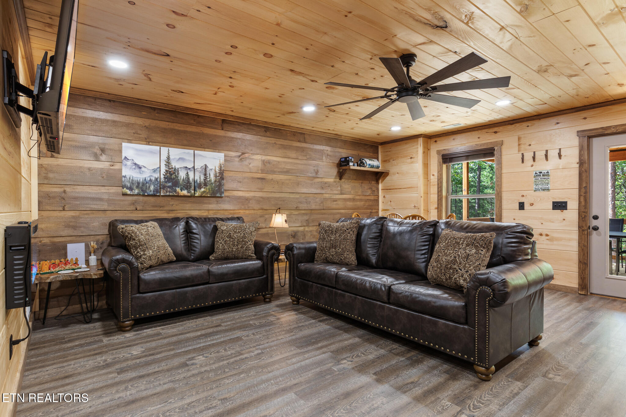 4385 Chamberlain Lane Sevierville TN 37862