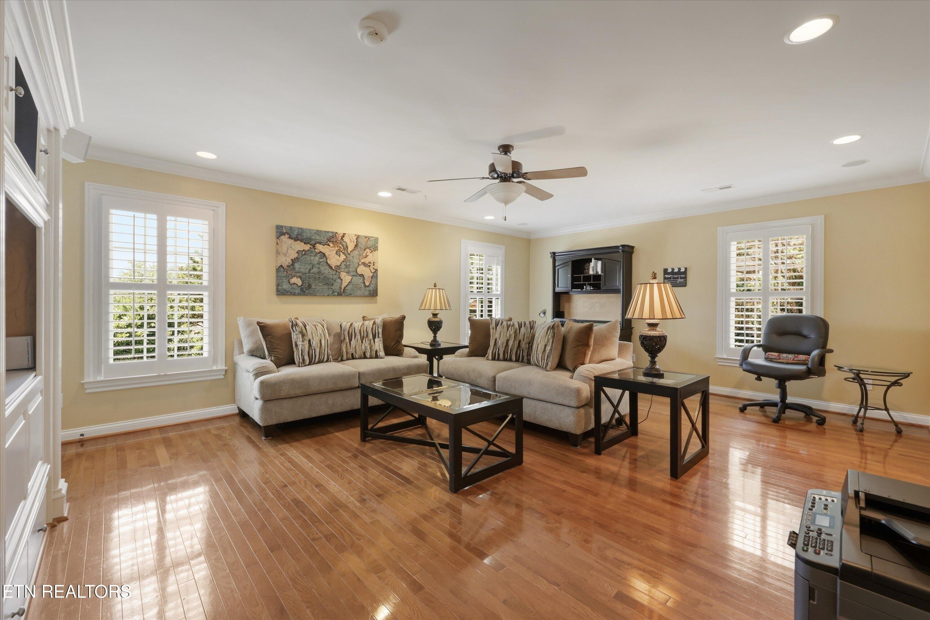 1837 Regents Park Road Knoxville TN 37922