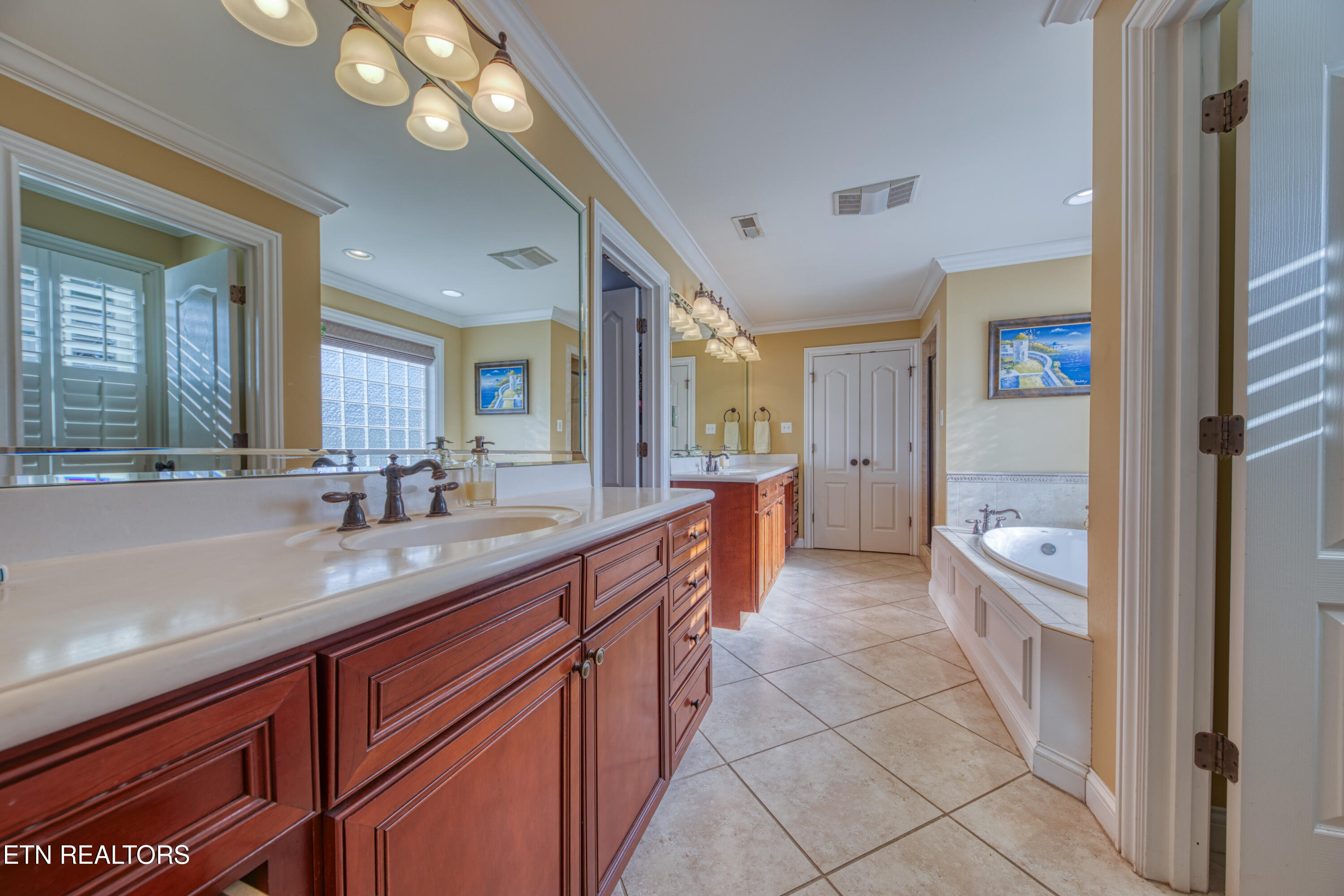 1837 Regents Park Road Knoxville TN 37922