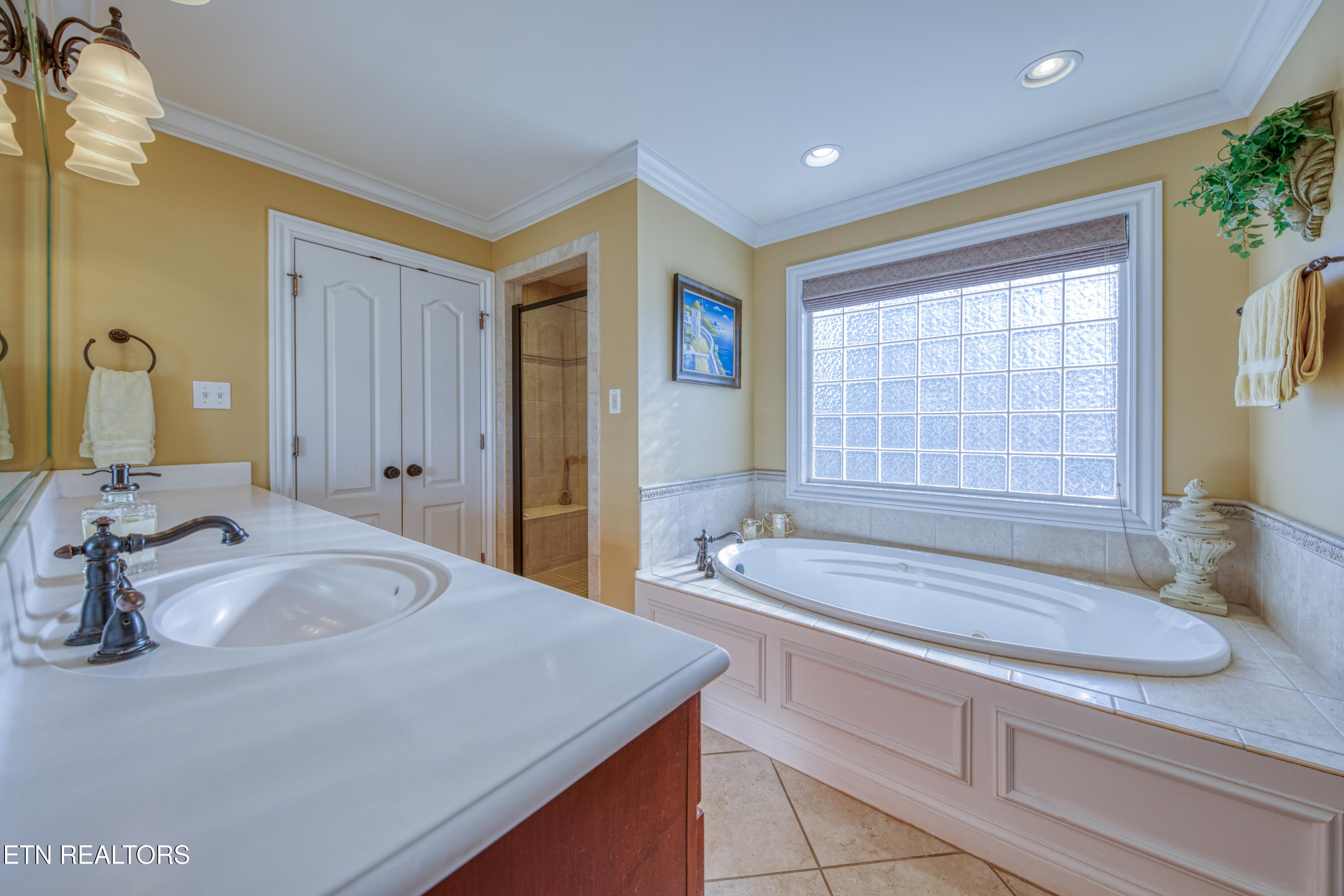 1837 Regents Park Road Knoxville TN 37922