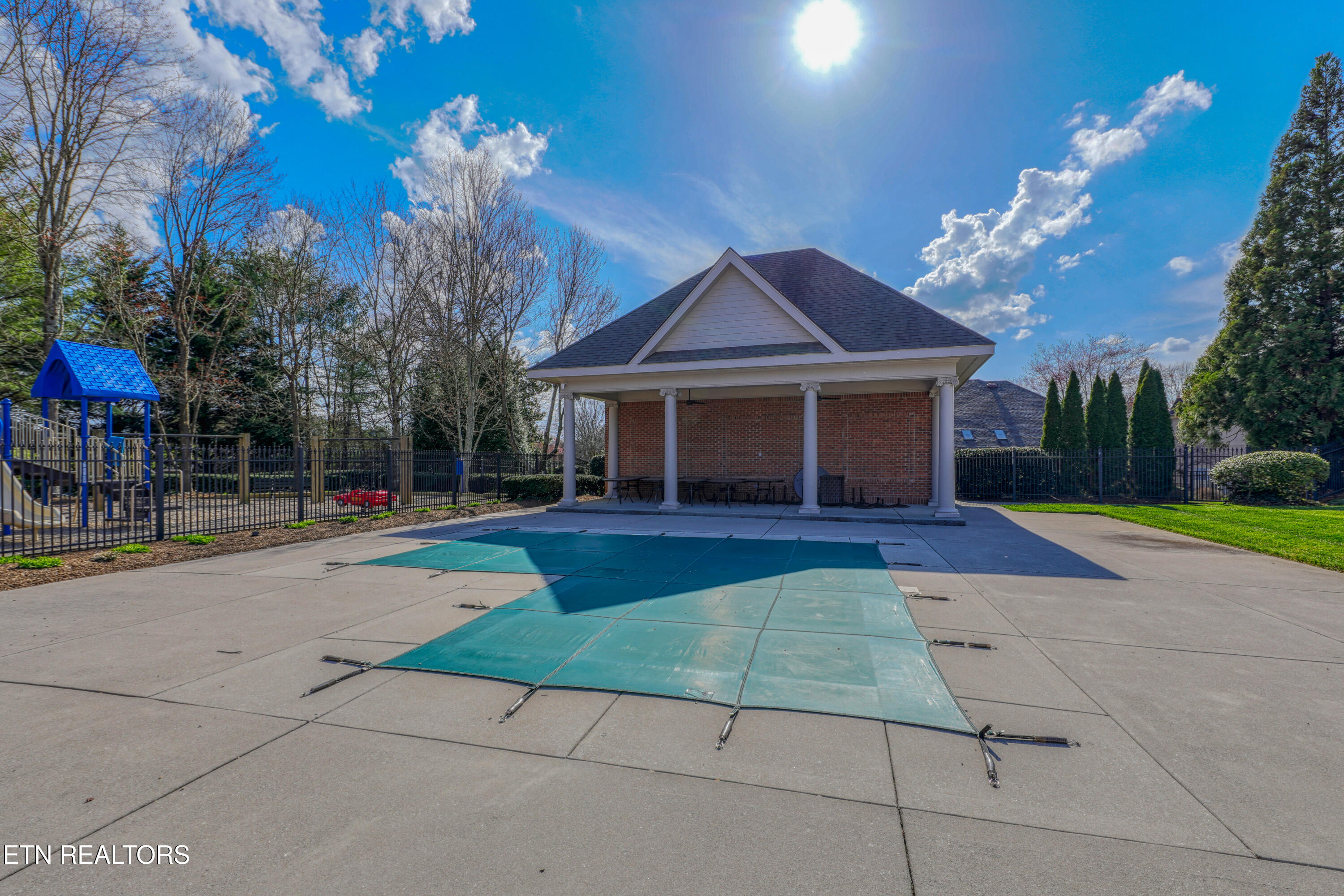 1837 Regents Park Road Knoxville TN 37922