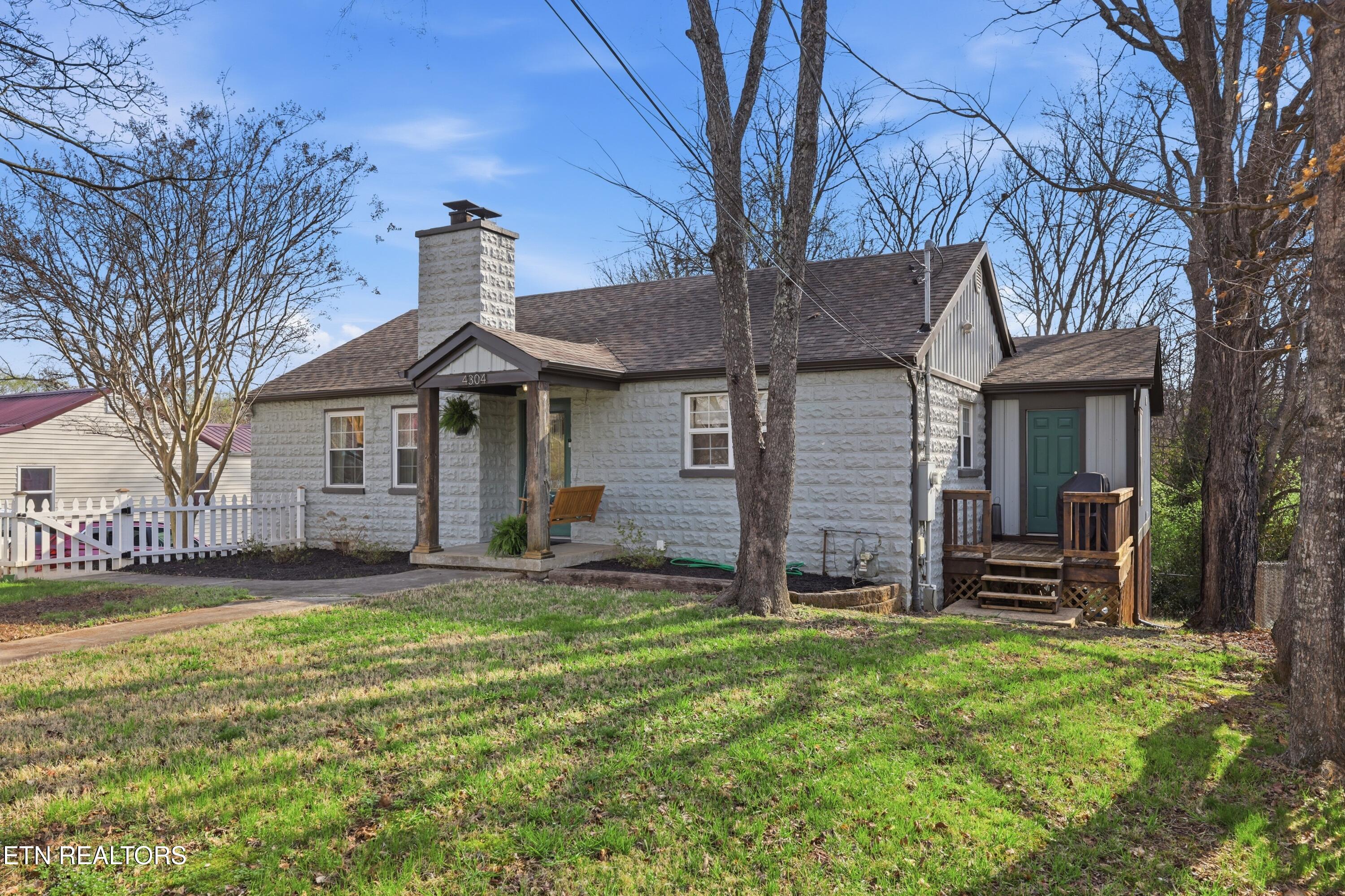 4304 Woodlawn Pike Knoxville TN 37920