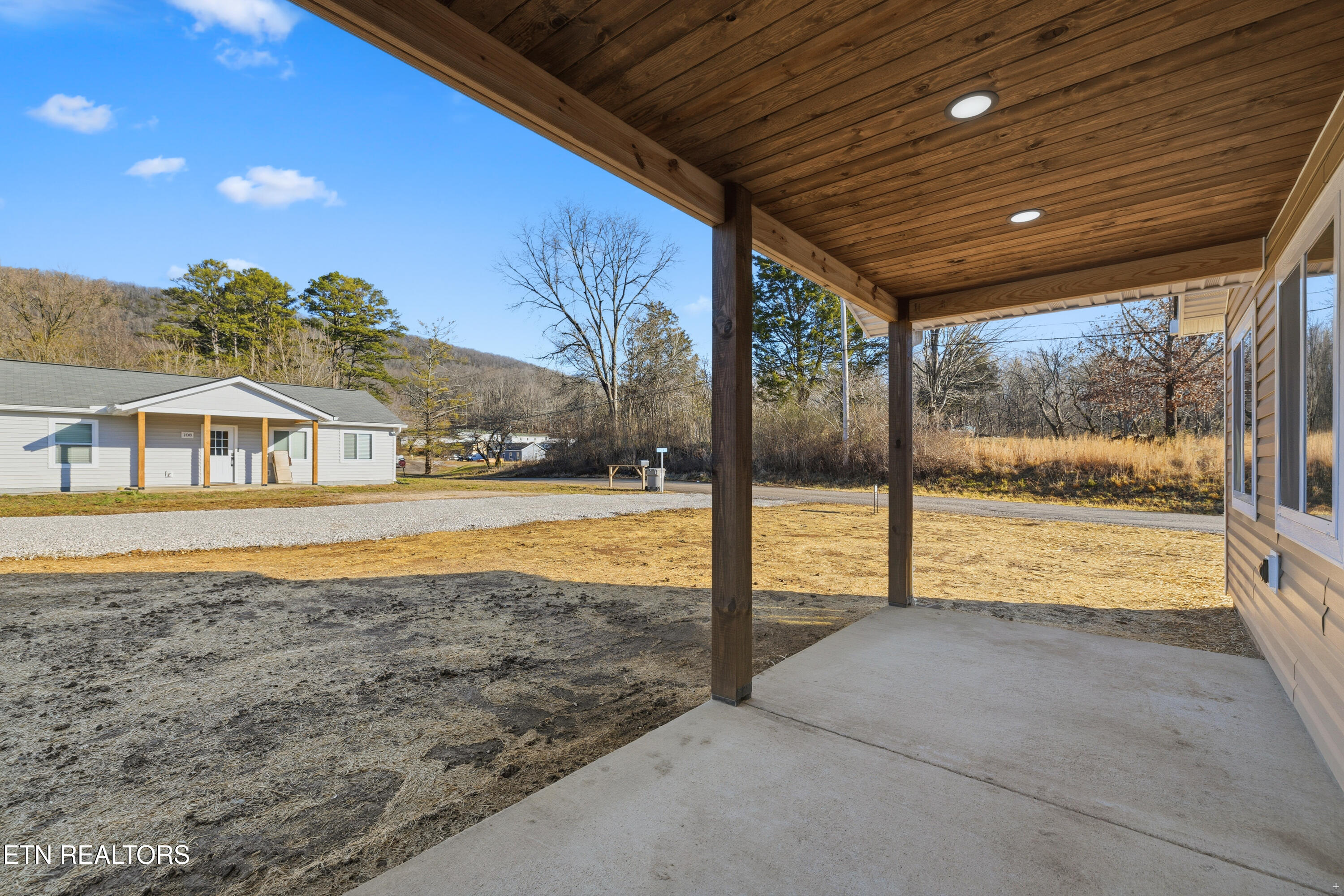 109 Bradys Way Harriman TN 37748